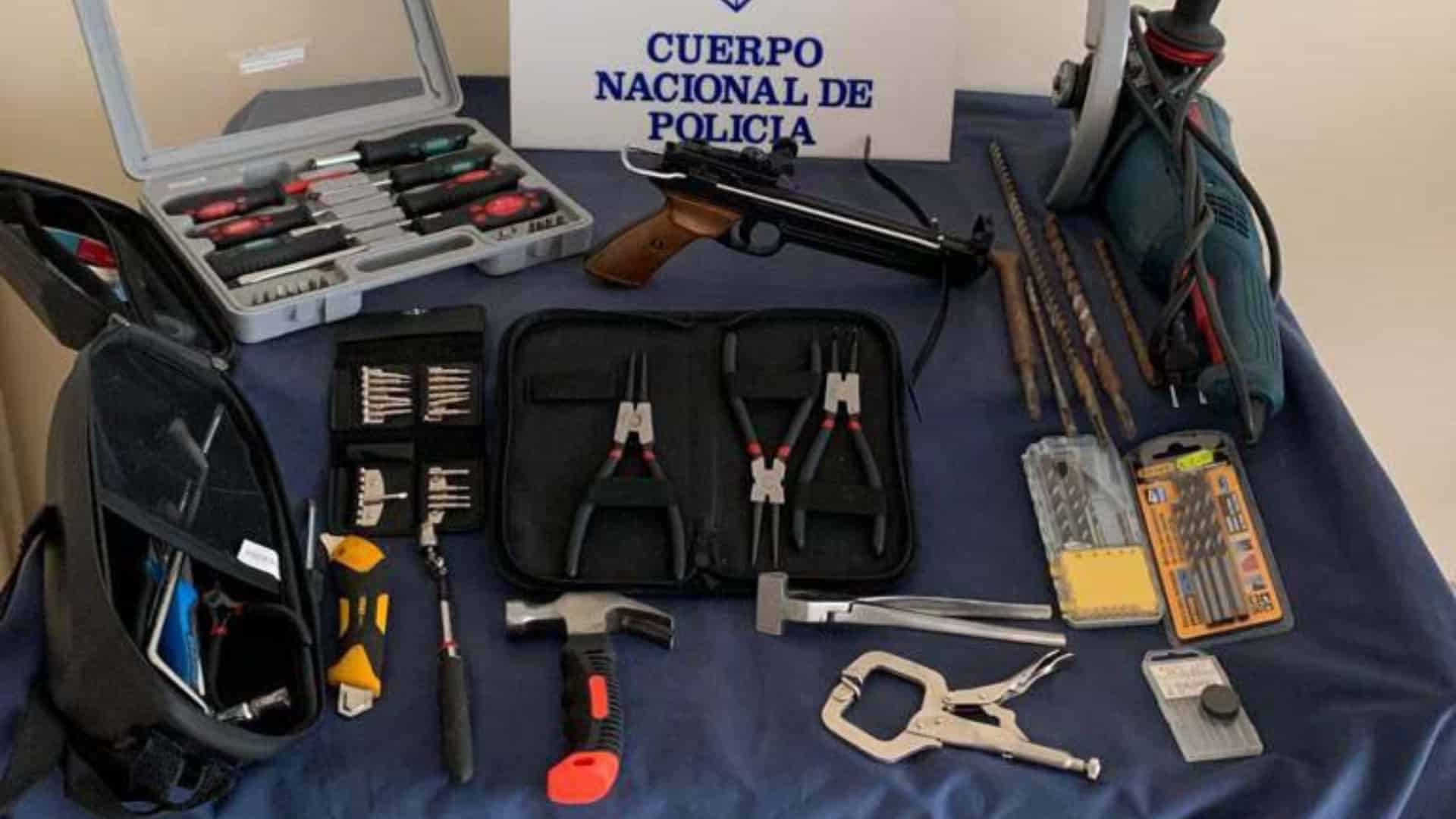 El material incautado en las operaciones contra el tráfico de drogas en A Coruña | POLICÍA NACIONAL