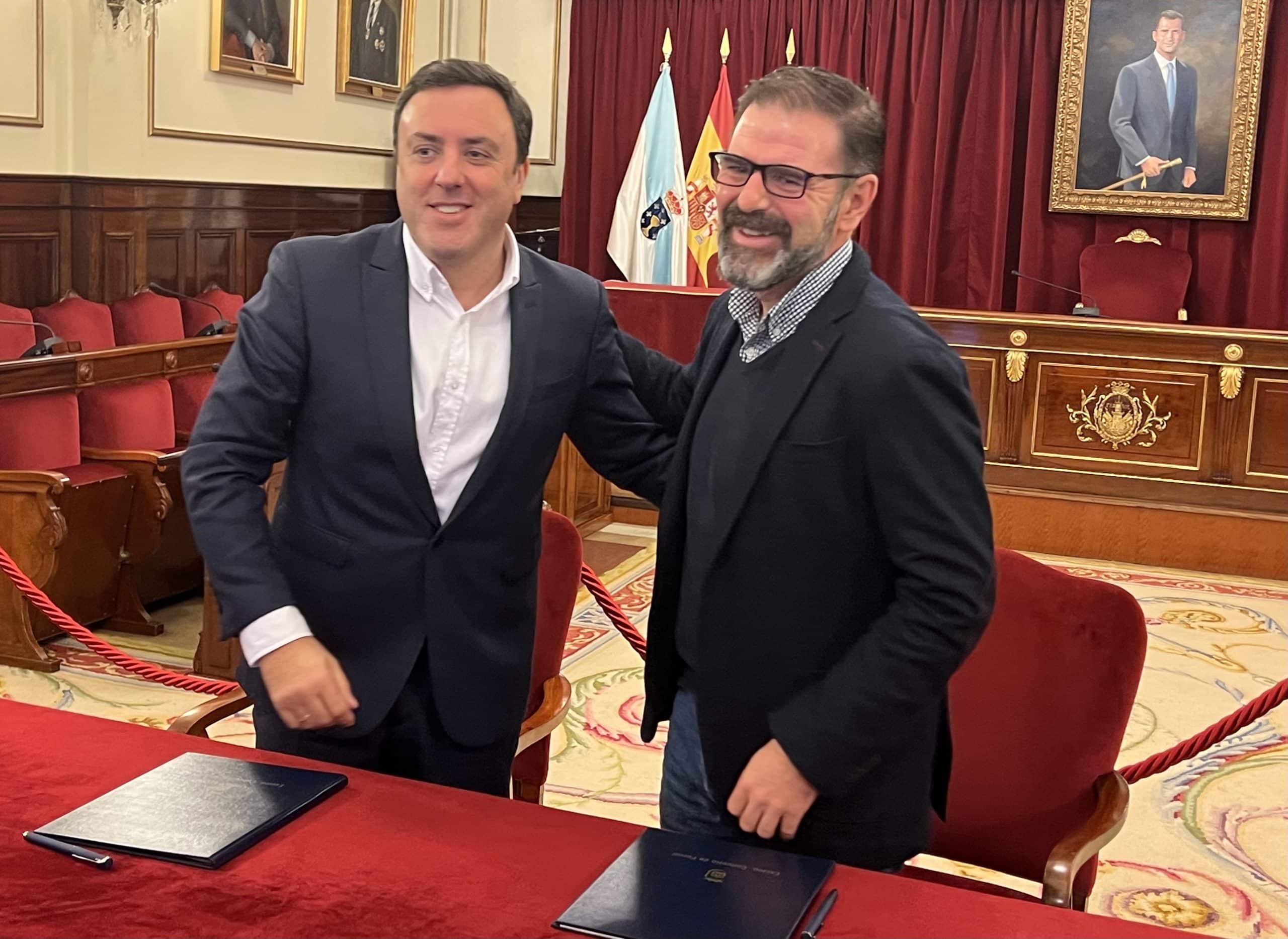 Valentín González Formoso y Ángel Mato firmaron hoy en la casa consistorial ferrolana el convenio