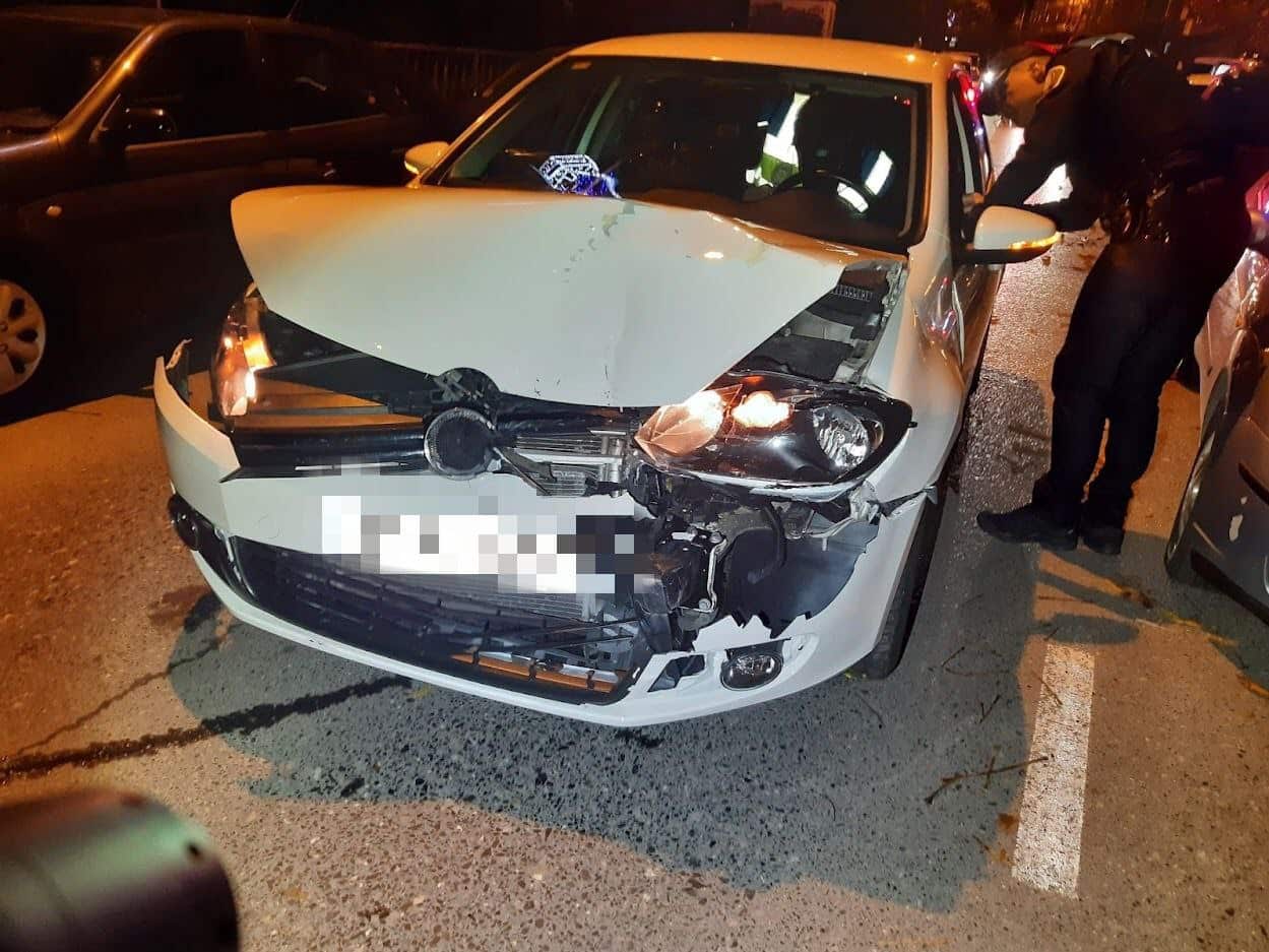 imagen del vehiculo que sufrió un accidente de circulación en la Rolda das Fontiñas | Policía de Lugo