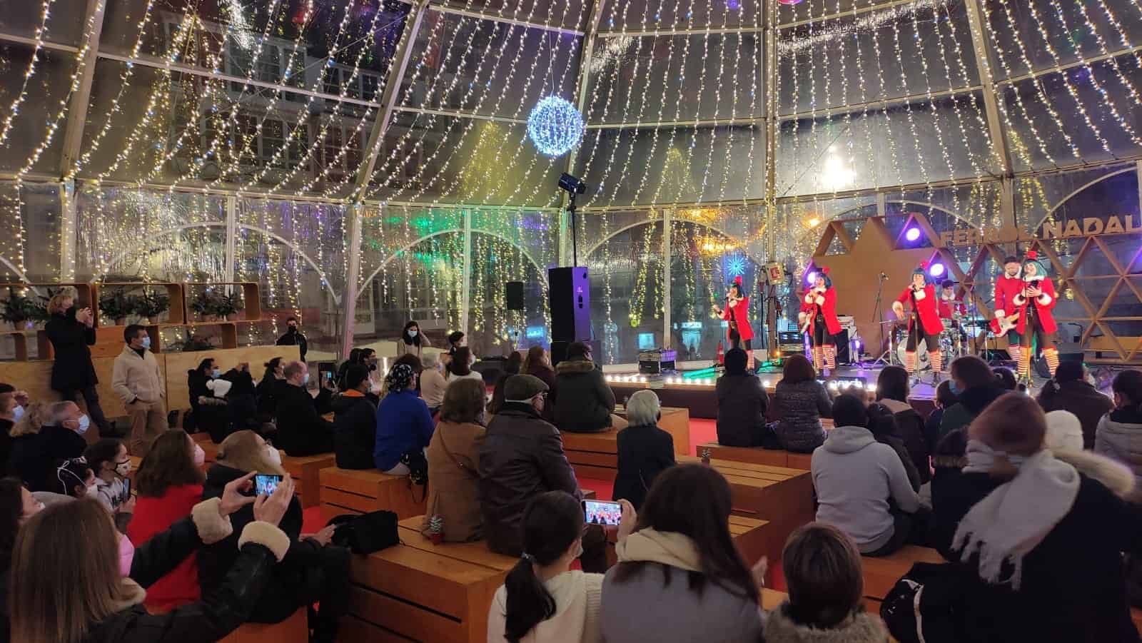 Archivo - Concierto navideño en la carpa de la plaza de Armas