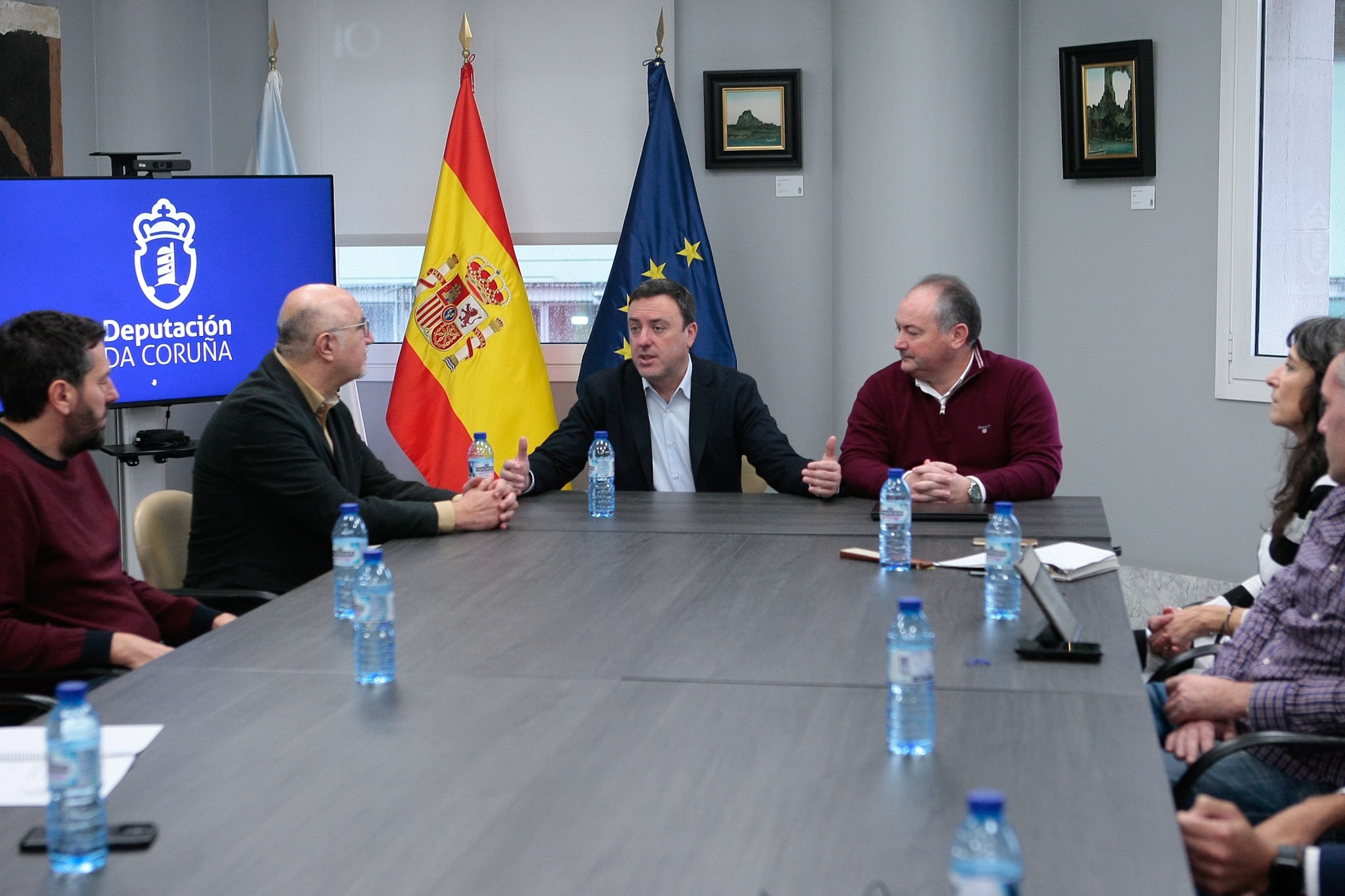 El presidente de la Diputación de A Coruña, Valentín González Formoso, mantiene una reunión con representantes del cluster audiovisual gallego | DEPUTACIÓN DA CORUÑA