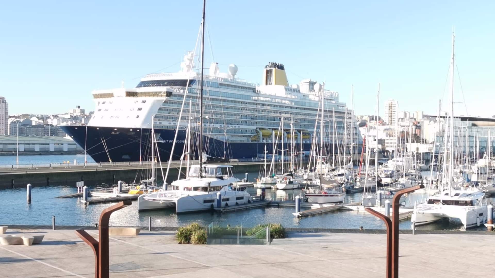 Un crucero en el puerto de A Coruña | AUTORIDAD PORTUARIA DE A CORUÑA