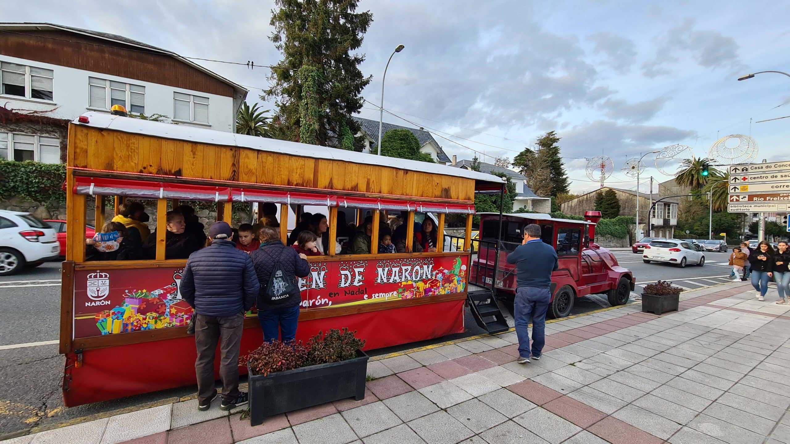 El tradicional Navitrén recorrre ya las calles de la ciudad desde este sábado
