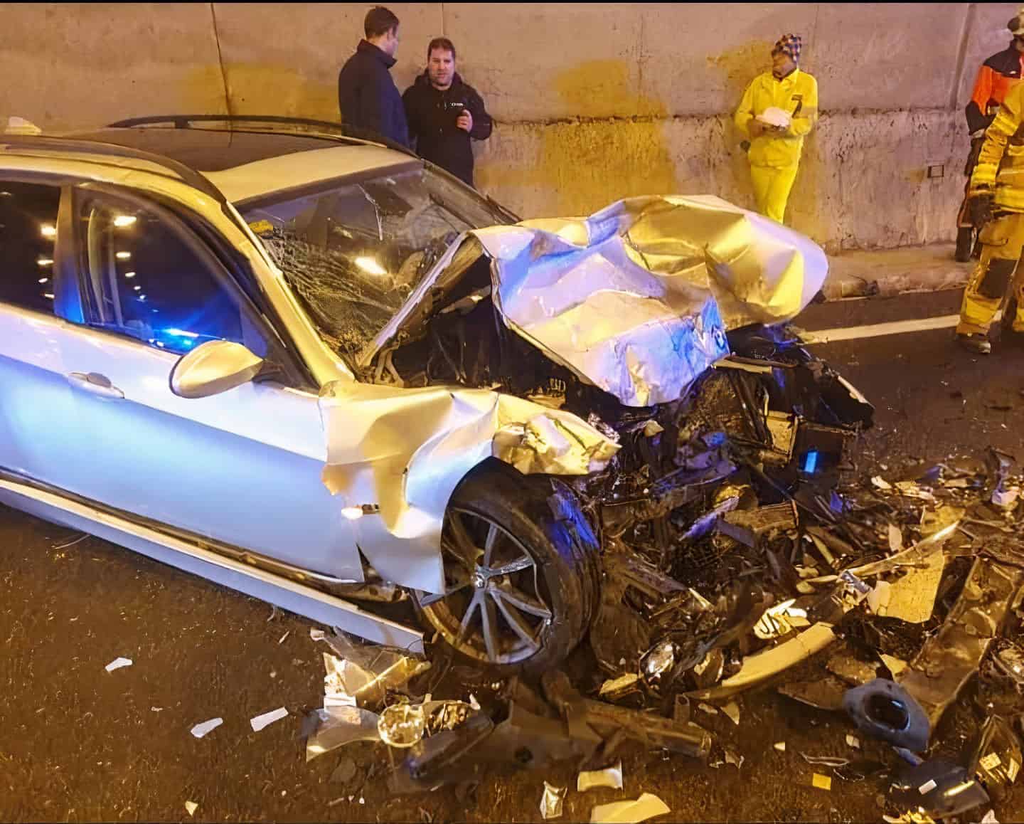 Así quedó el coche de la conductora