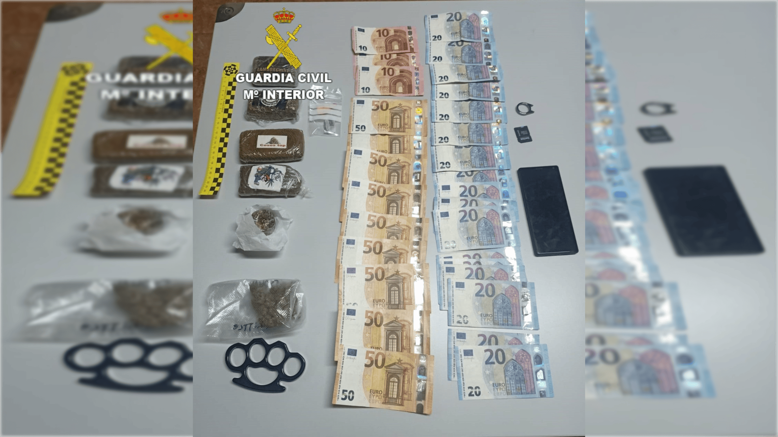Droga, dinero y armas que llevaba en su coche un detenido por tráfico de estupefacientes en Cabanas (A Coruña) - GUARDIA CIVIL