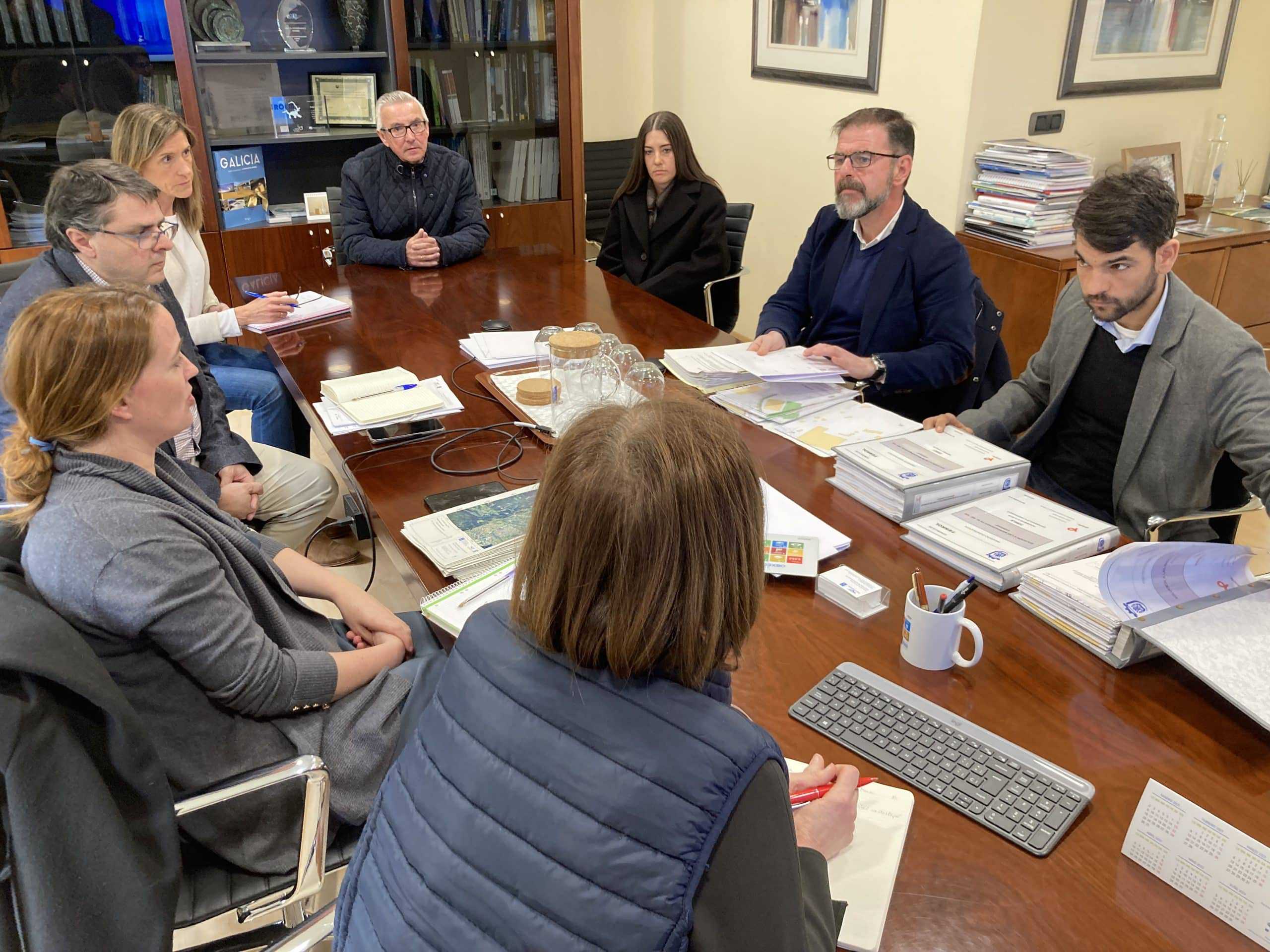 Reunión entre Augas de Galicia, Concello de Ferrol y vecinos de Serantes