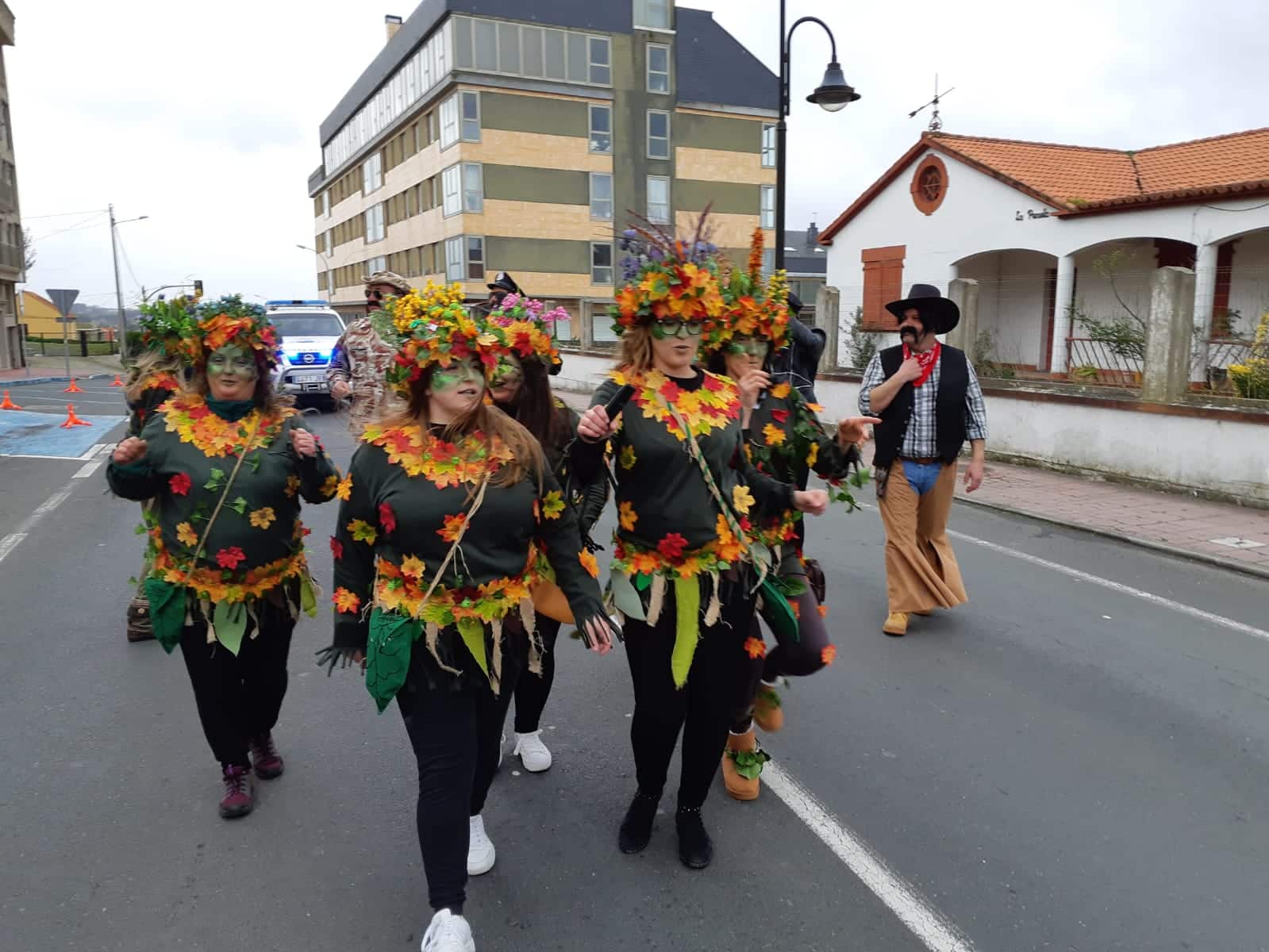 Archivo - Comparsas en Valdoviño durante el carnaval de 2020