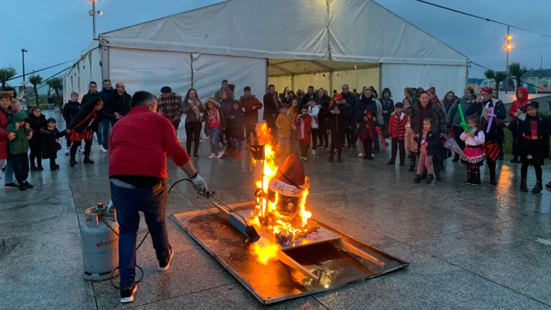 A queima do percebe no Entroido de Muxía | CONCELLO DE MUXÍA