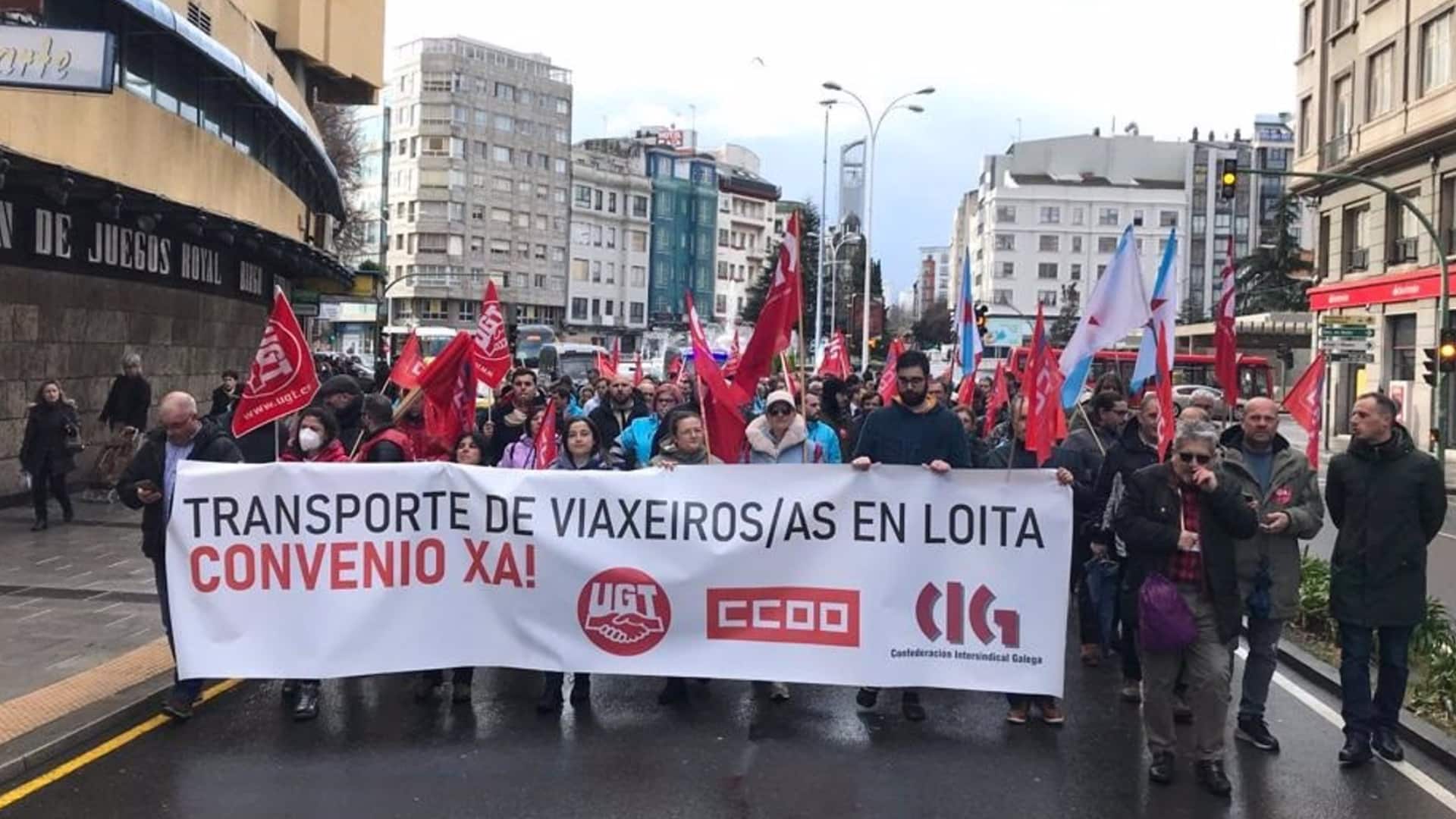 Manifestación convocada por CIG, UGT y CCOO por la negociación del convenio del transporte de viajeros por carretera en la provincia de A Coruña | CIG