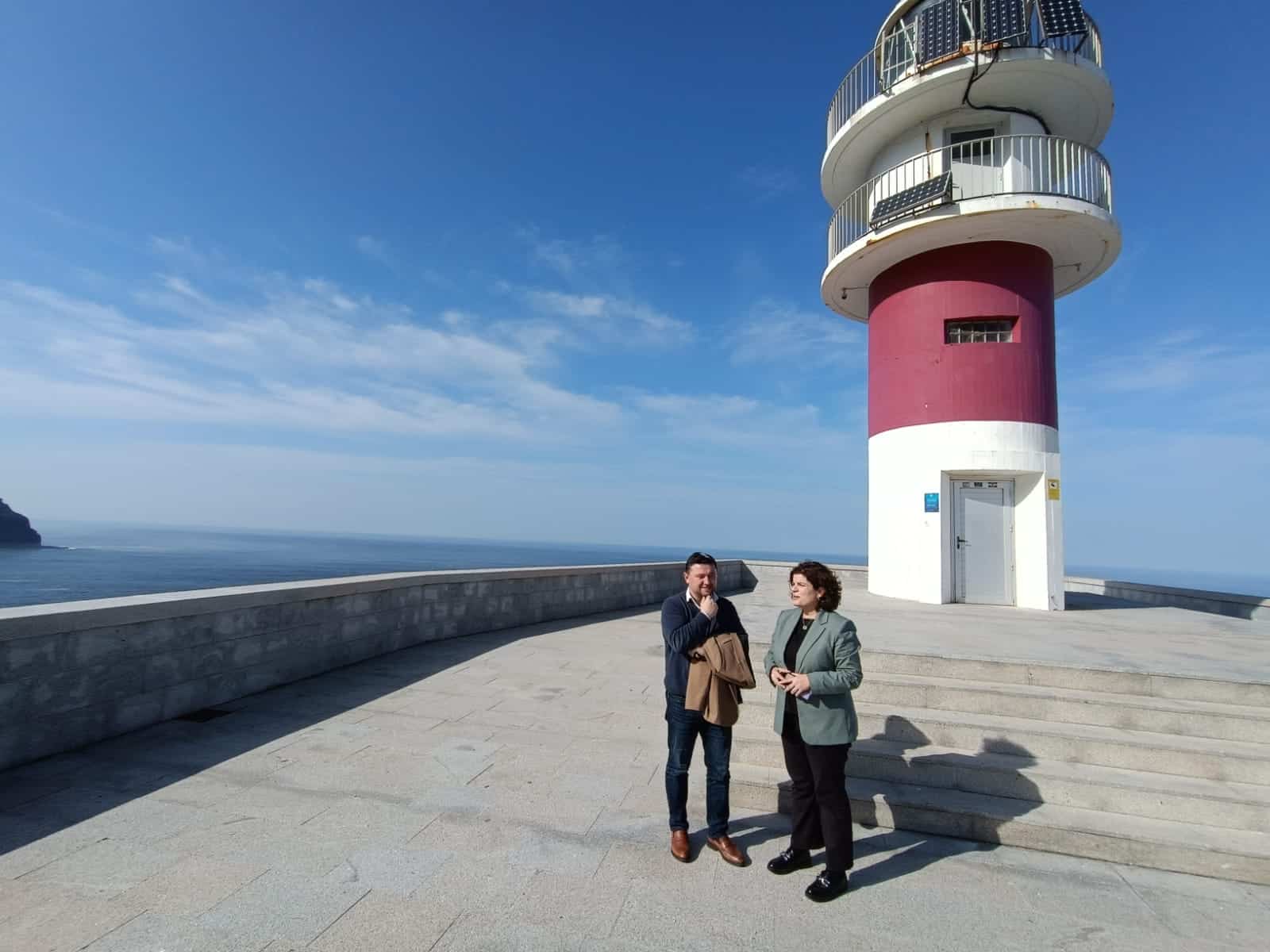 María Rivas ha supervisado junto con el alcalde, José Miguel Alonso Pumar, la renovación de todo el alumbrado público municipal que ha contado con 642.256,97 euros del IDAE