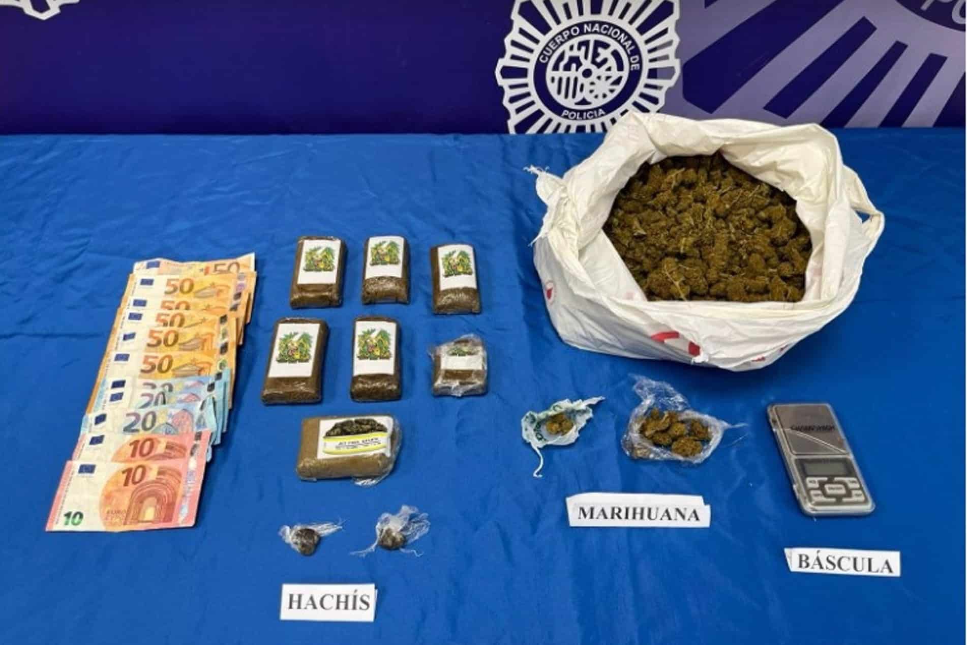 Droga y dinero intervenidos en un operativo policial en el barrio de A Milagrosa en Lugo, que se saldó con un detenido | Policía Nacional