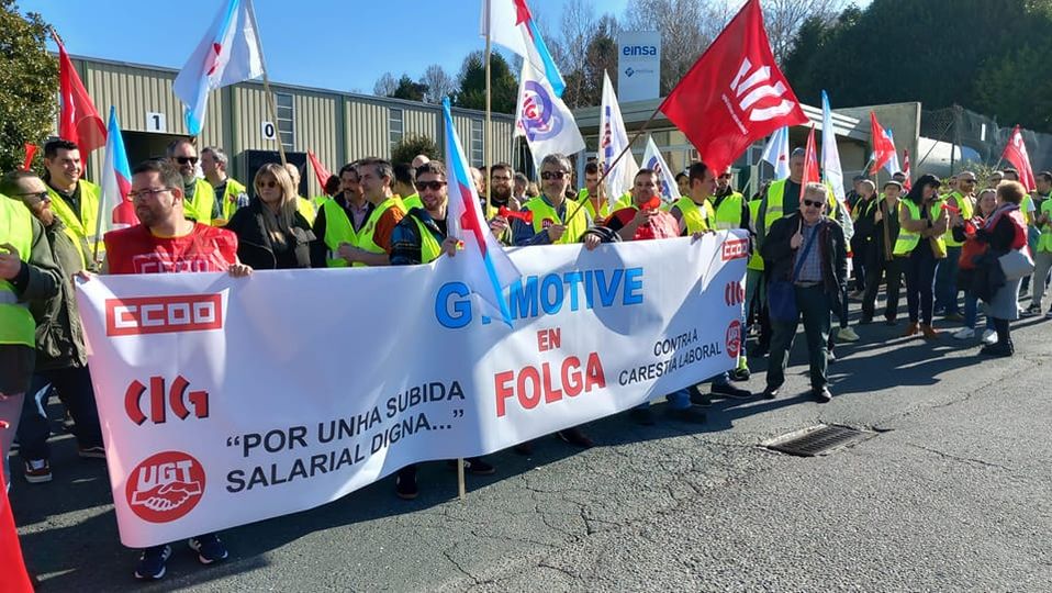 Protesta de los trabajadores a las puertas de la empresa