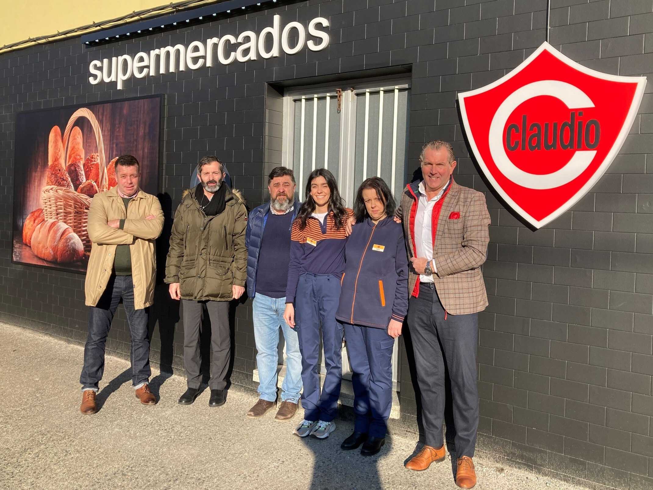 Imagen de la apertura de la nueva tienda