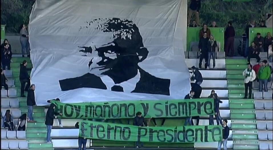 Homenaje de los Diablos Verdes al ex presidente del club