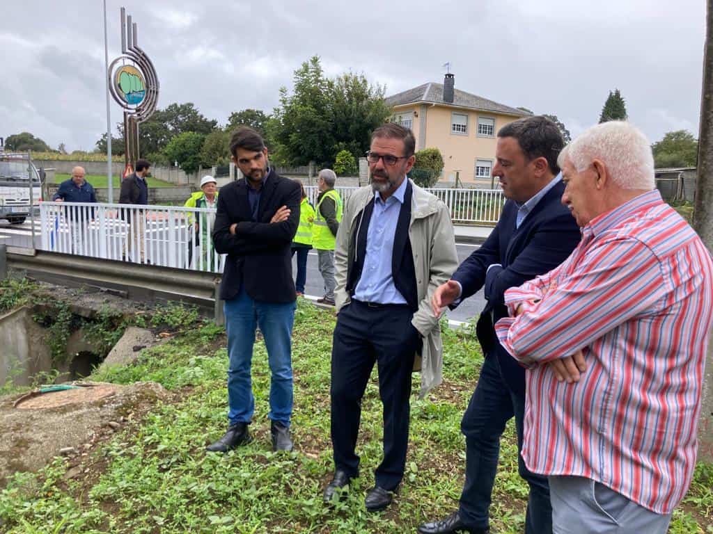 Reciente visita a una de las zonas en las que se construirá la pasarela