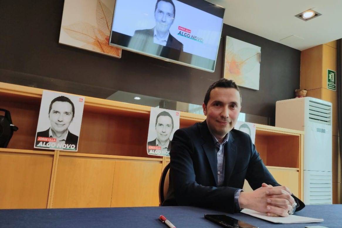 El candidato socialista, Jorge Ulla, durante la presentación de su proyecto para Narón