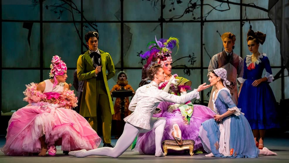 Coproducida entre el Royal Ballet y la National Ballet Canada, está protagonizada por los bailarines principales Marianela Núñez y Vadim Muntagirov.