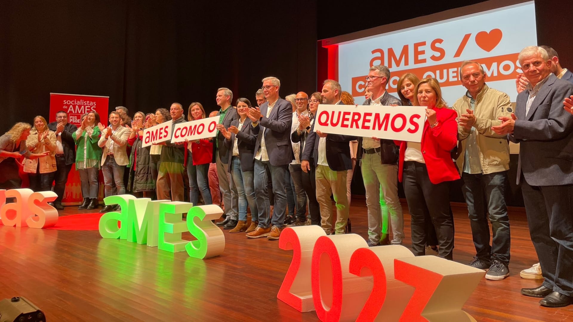 La presentación de la candidatura de Blas García a la alcaldía de Ames | PSDEG