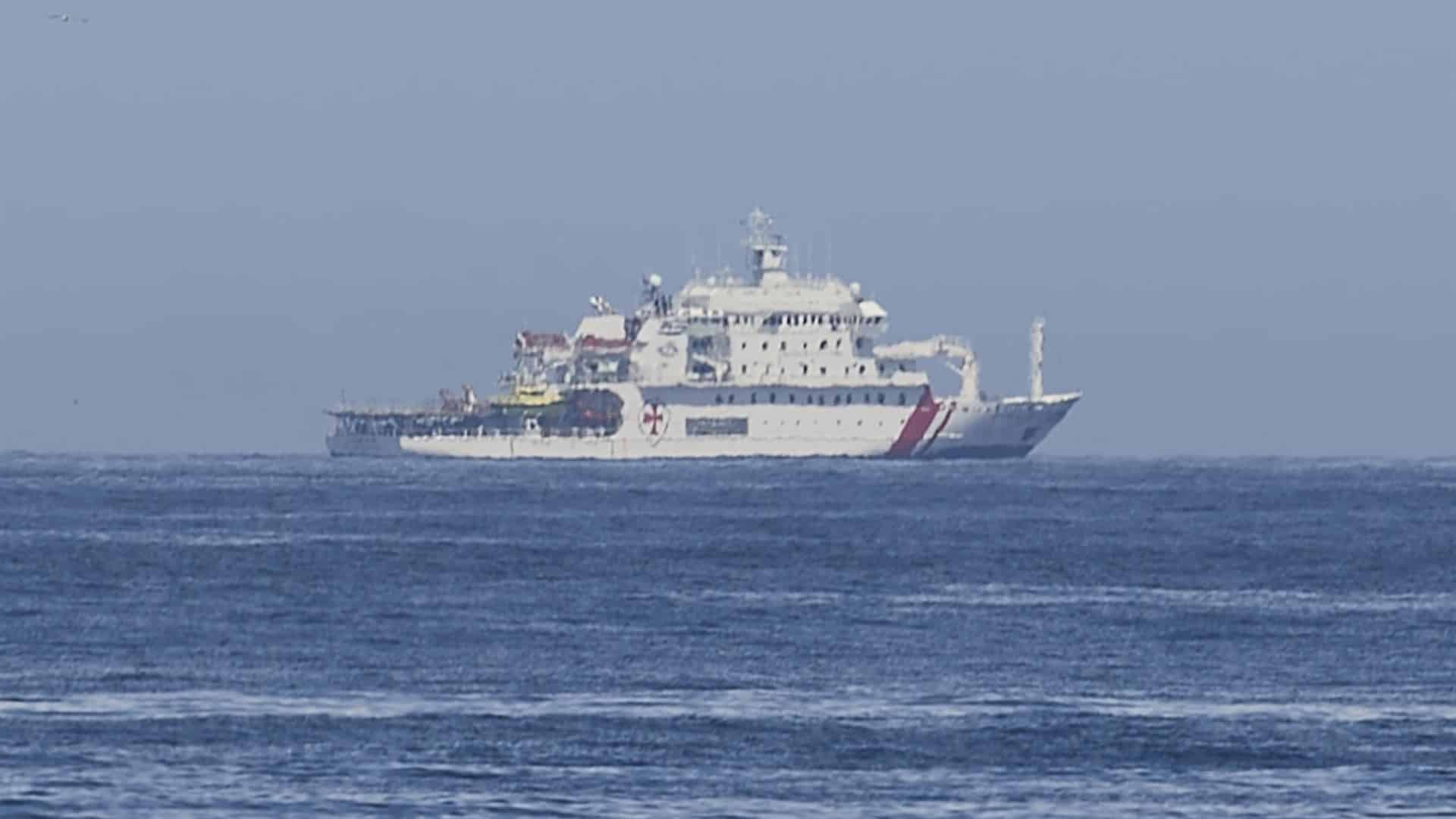 Un barco participa en la búsqueda del marinero que se cayó del "Novo Xoel" a cinco millas de San Vicente de la Barquera | EP