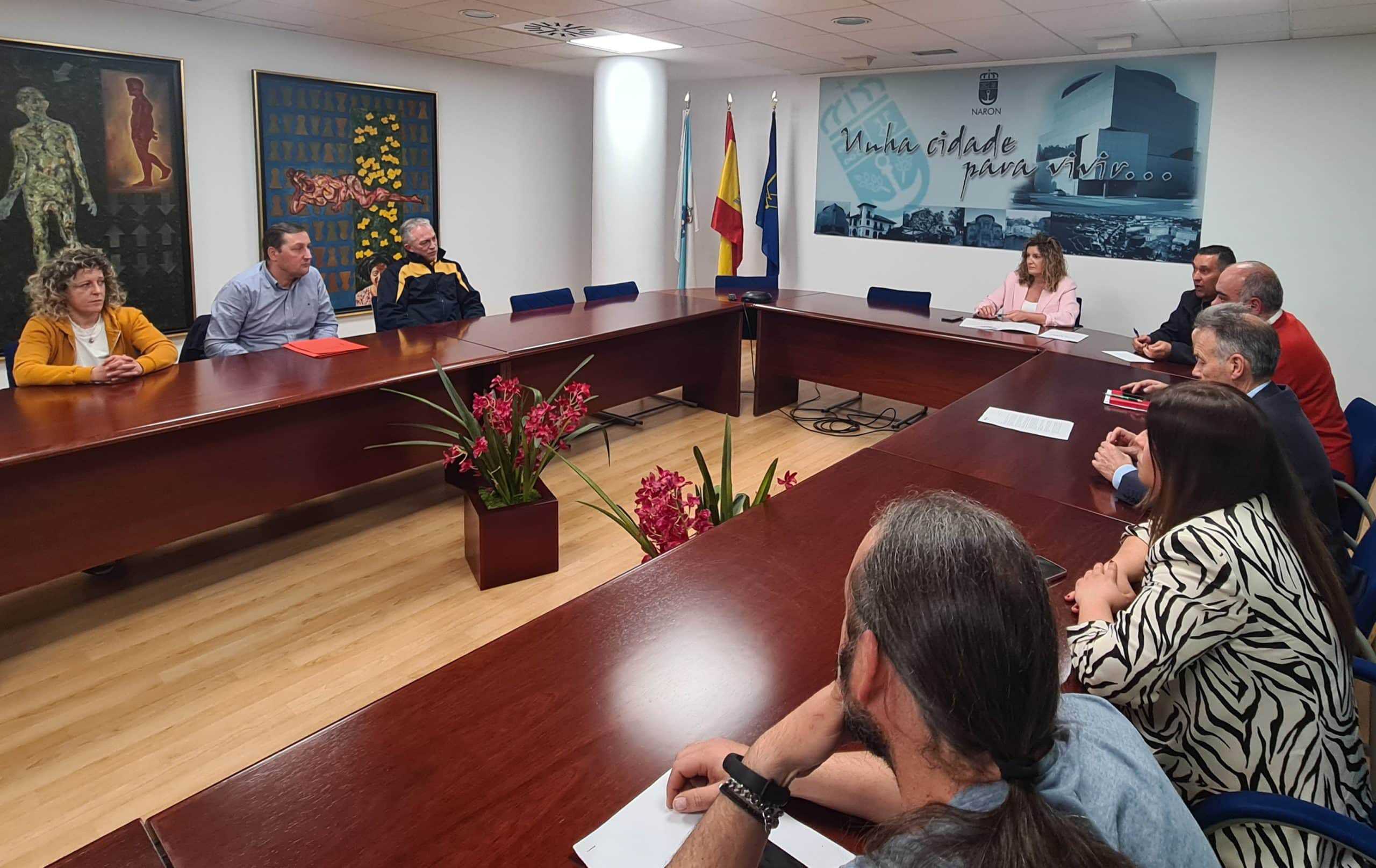 Reunión de la corporación con miembros de la plantilla