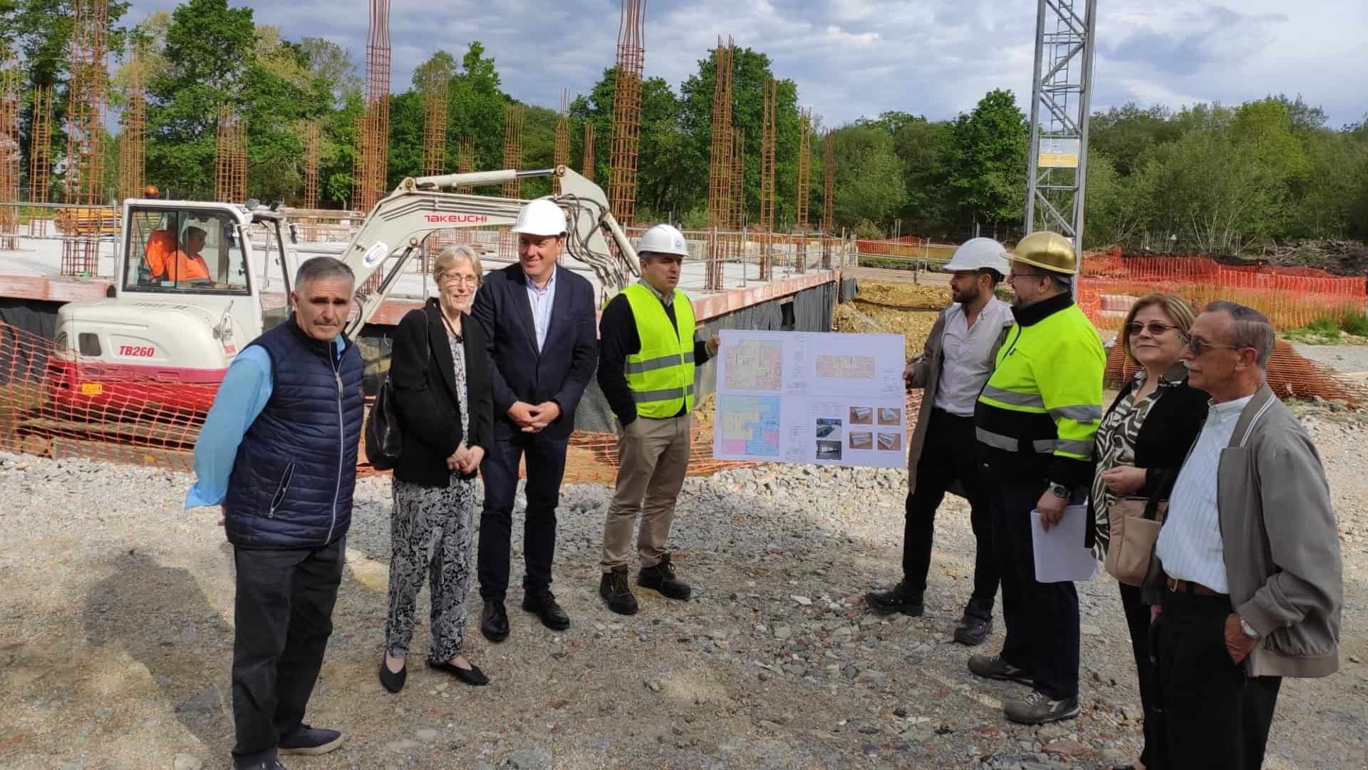 La visita a las obras de la Unidade Residencial de Saúde Mental | CONCELLO DAS PONTES