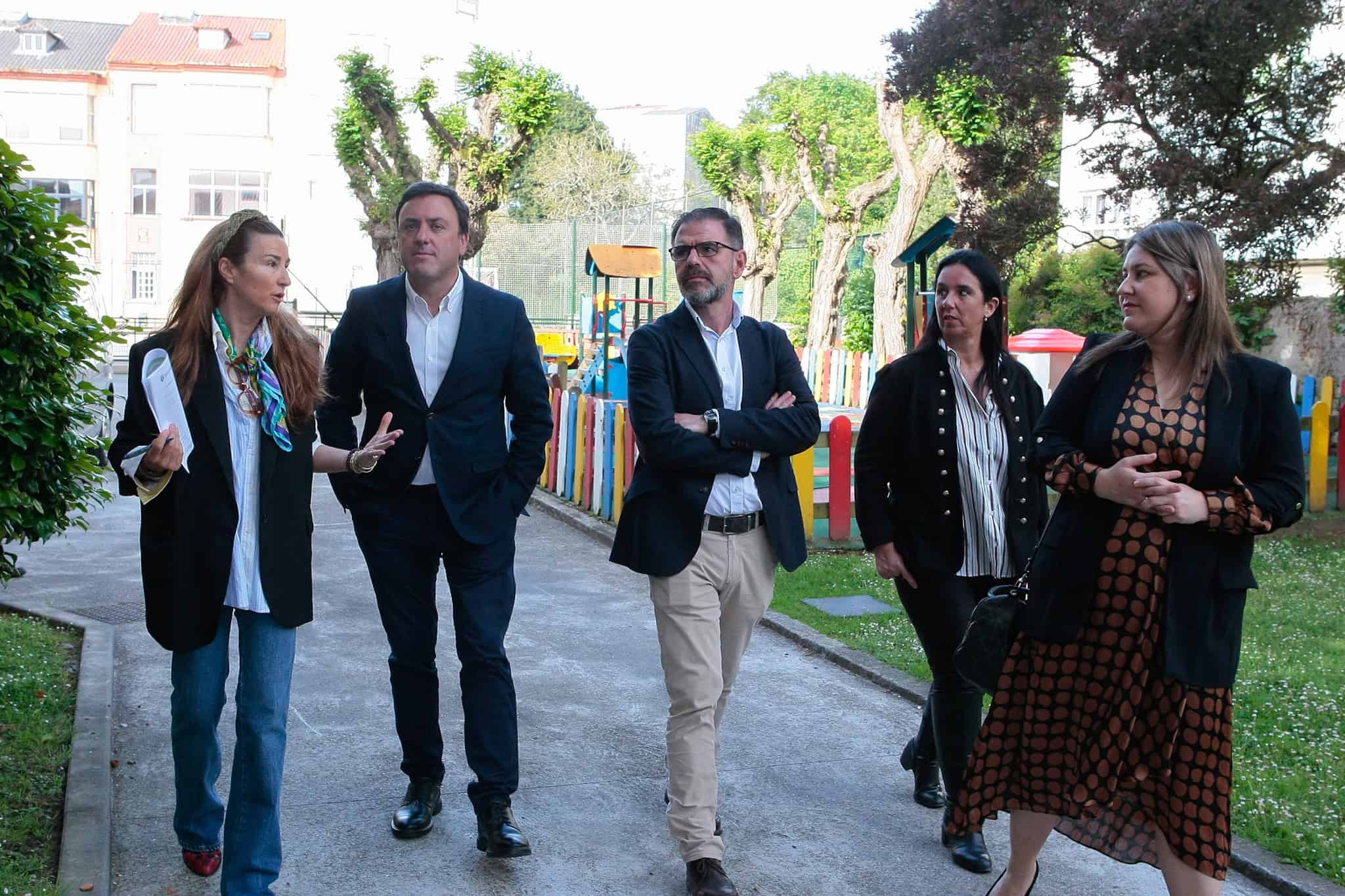 El presidente de la Diputación de A Coruña, Valentín González Formoso, y el alcalde de Ferrol, Ángel Mato, junto a la diputada provincial Ana Lamas y la concejala de Bienestar Social de la ciudad Eva Martínez Montero.