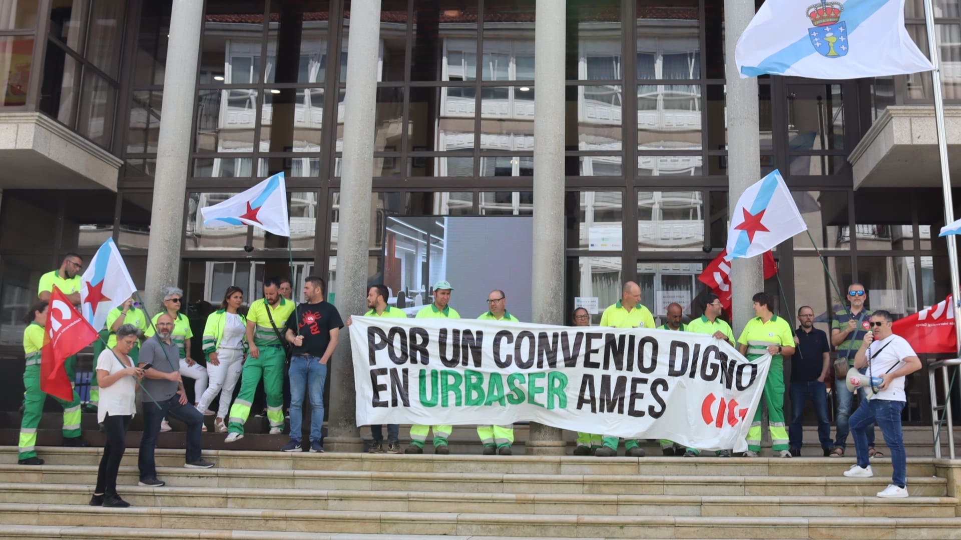 Manifestación de los trabajadores de Urbaser Ames | CIG