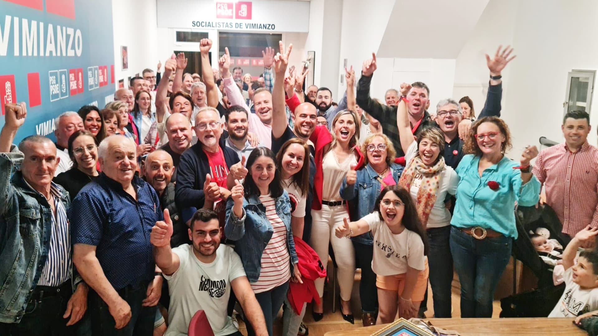 La celebración de la victoria de la alcaldesa de Vimianzo, la socialista Mónica Rodríguez | PSDEG