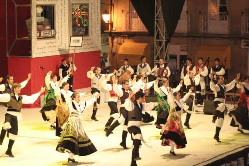 O día 17 celebrarase un baile tradicional e xuvenil a cargo de Bágoas da Terra