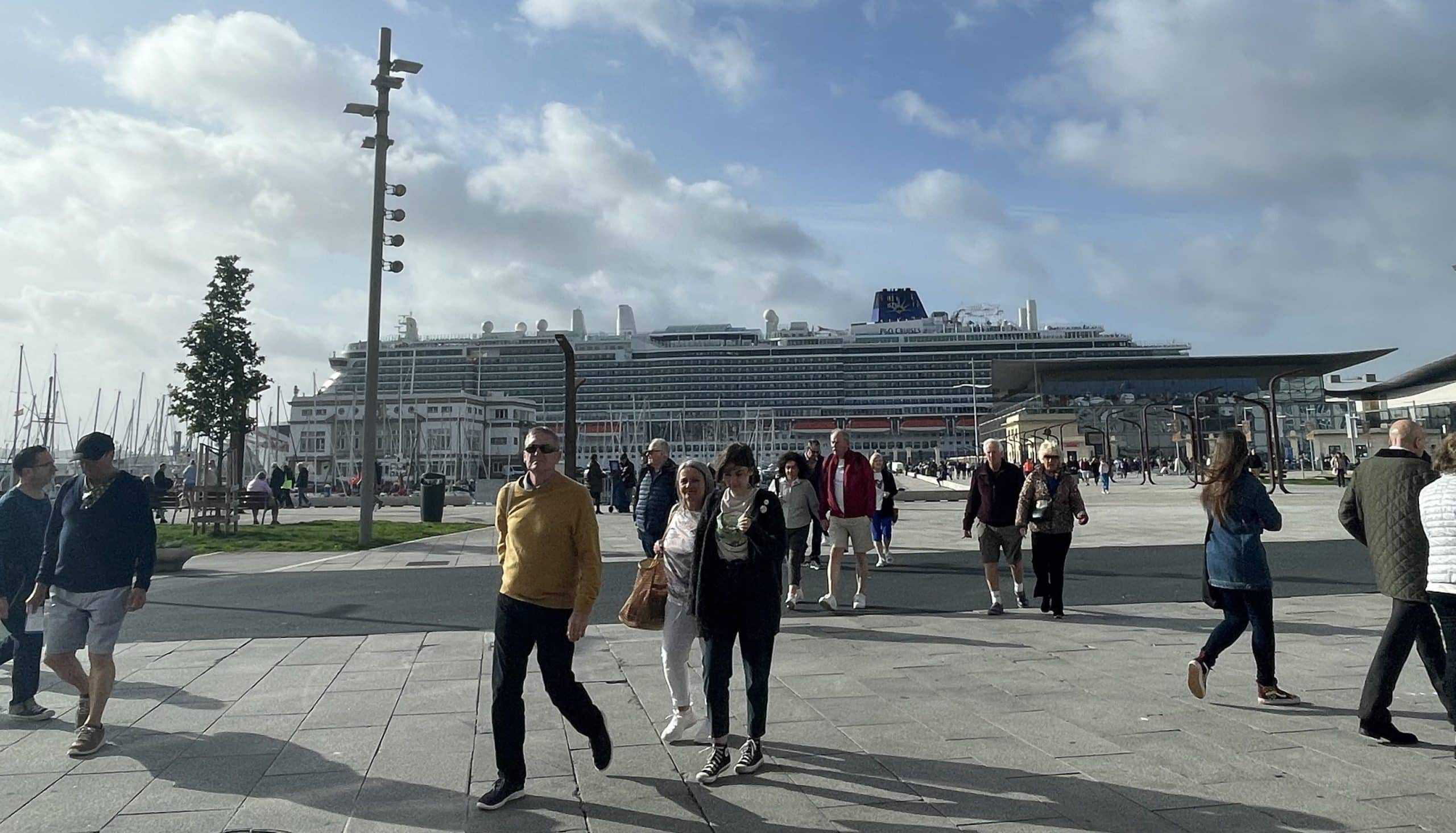 El crucero Arvia en el Puerto de A Coruña | AUTORIDAD PORTUARIA DE A CORUÑA