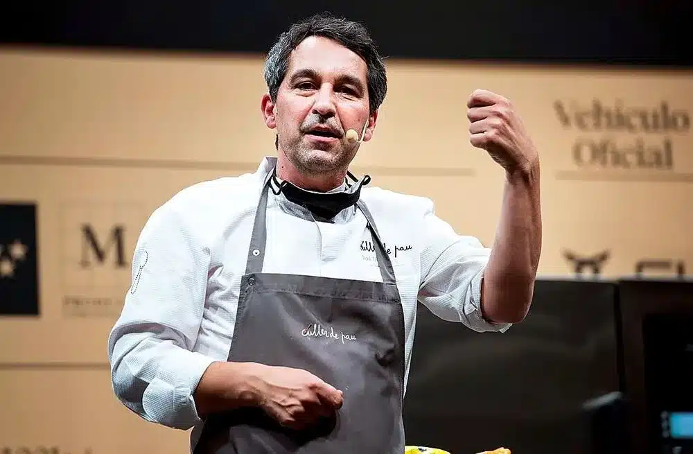 Javier Olleros, chef y propietario del restaurante ‘Culler de Pau’, galardonado con 2
estrellas Michelín