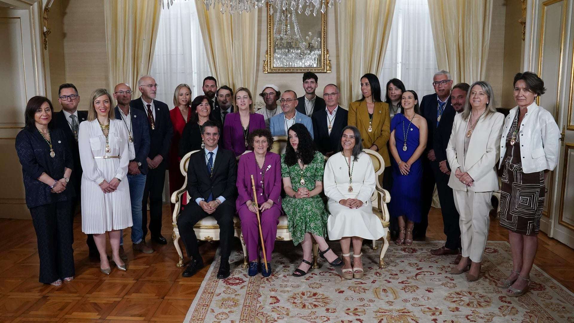 Foto de familia de la Corporación municipal de Santiago | CONCELLO DE SANTIAGO