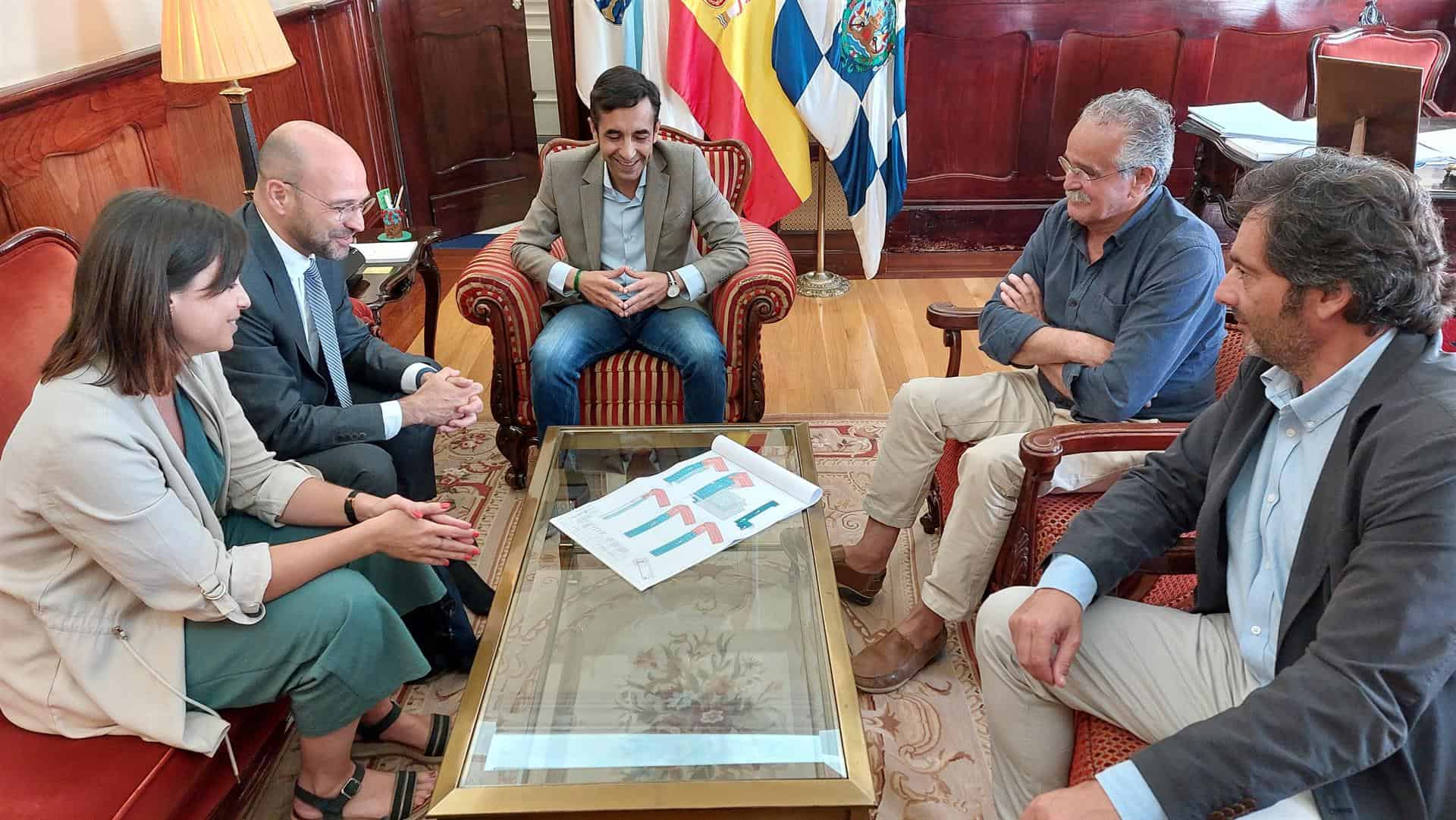El alcalde de Ferrol, José Manuel Rey Varela, se reúne con representantes de la plataforma de infraestructuras sociosanitarias Healthcare Activos | Healthcare Activos