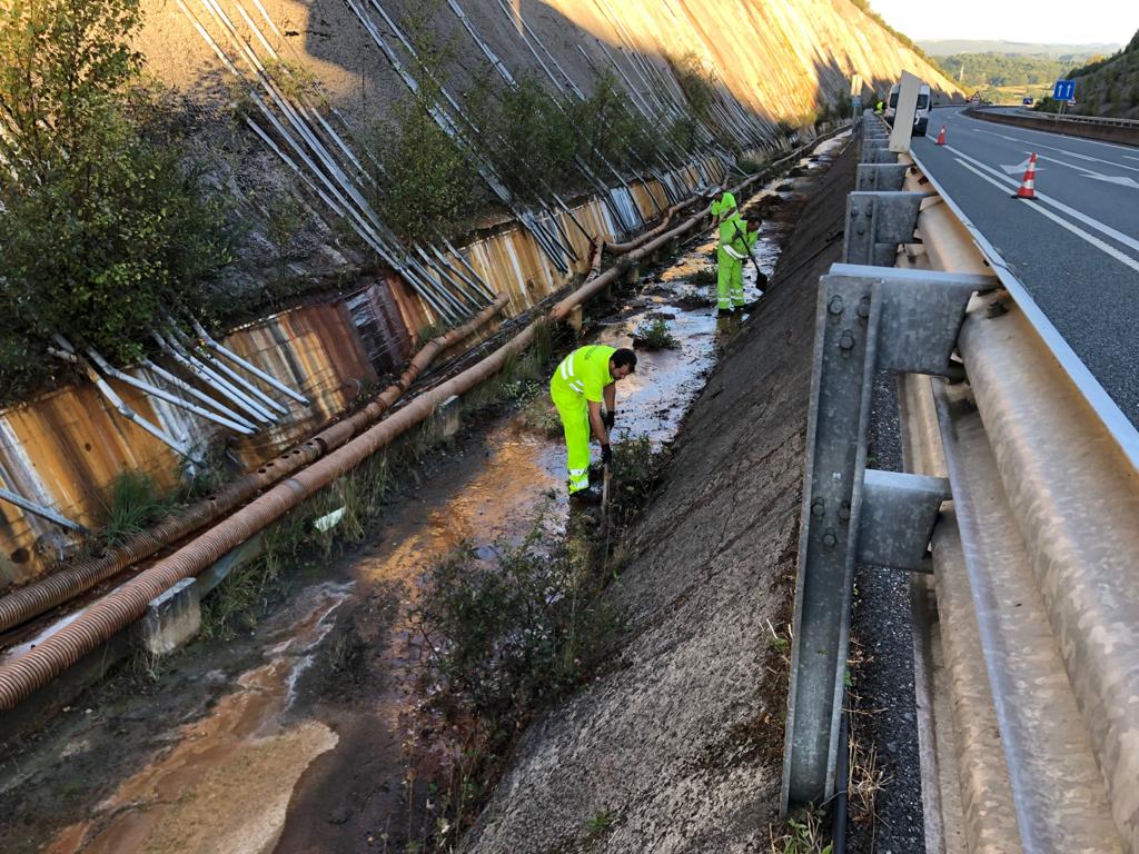 Imagen de archivo de la construcción de una nueva cuneta de seguridad en la autovía Ferrol-Vilalba, a su paso por As Pontes | Consellería de Infraestructuras y Movilidad