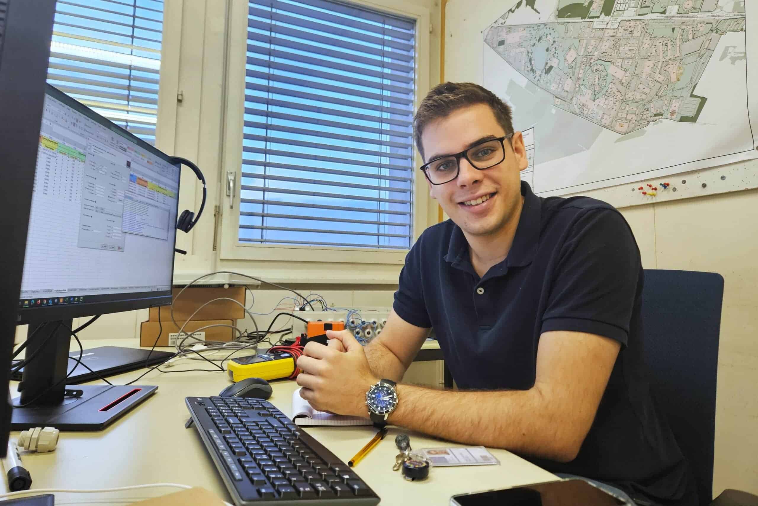 Desde el pasado mes de agosto, este alumno de la Universidad de A Coruña trabaja codo con codo con los otros miembros del Grupo de Refrigeración y Ventilación del Departamento de Ingeniería