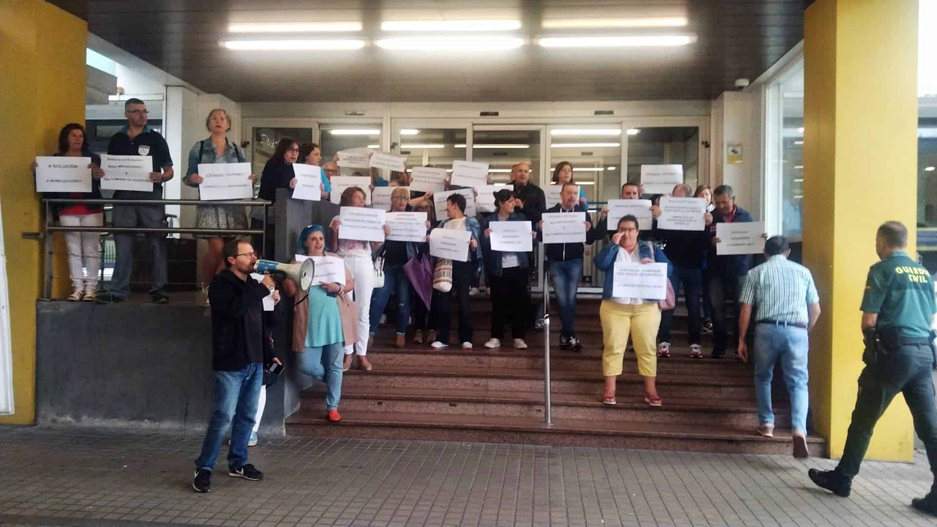 La protesta ante el Hospital Provincial del personal de limpieza de los hospitales de Santiago | CIG