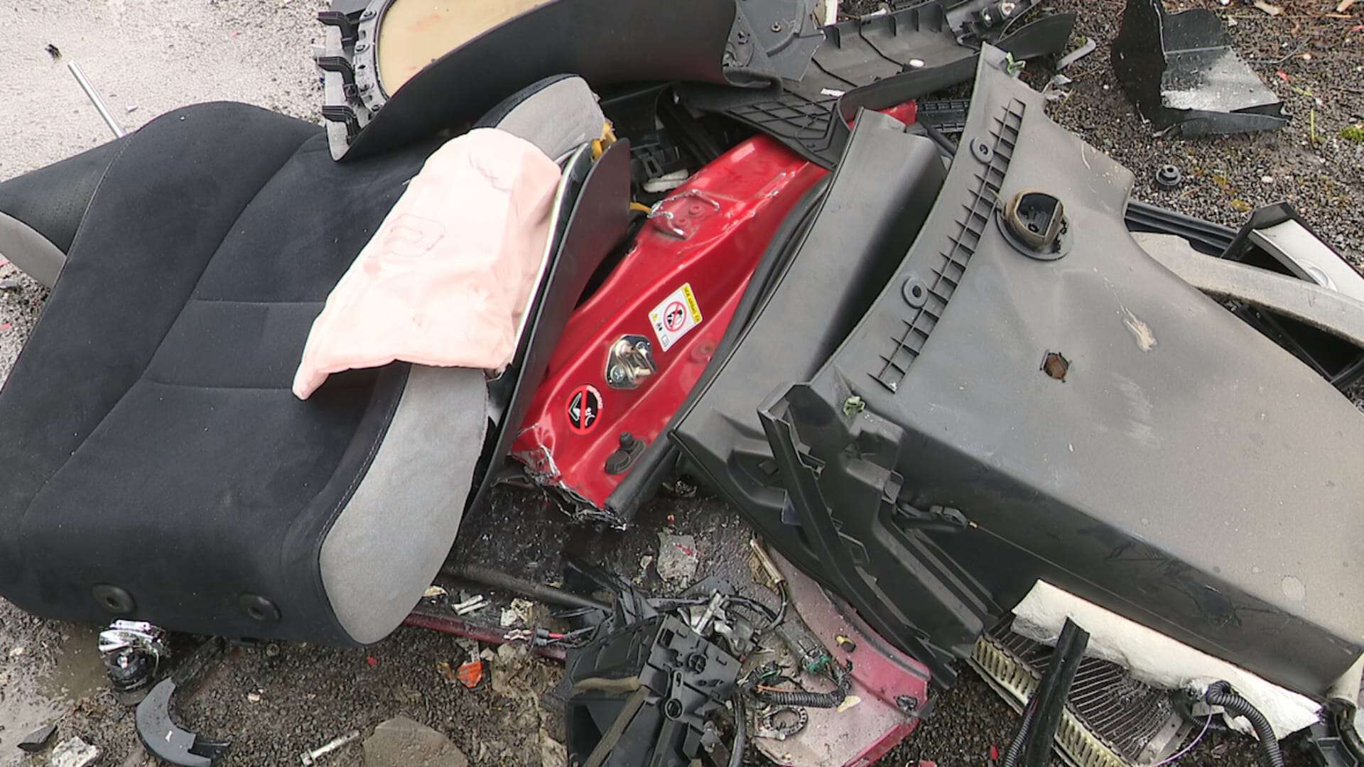 El vehículo siniestrado en el accidente en Santiago este miércoles | CRTVG