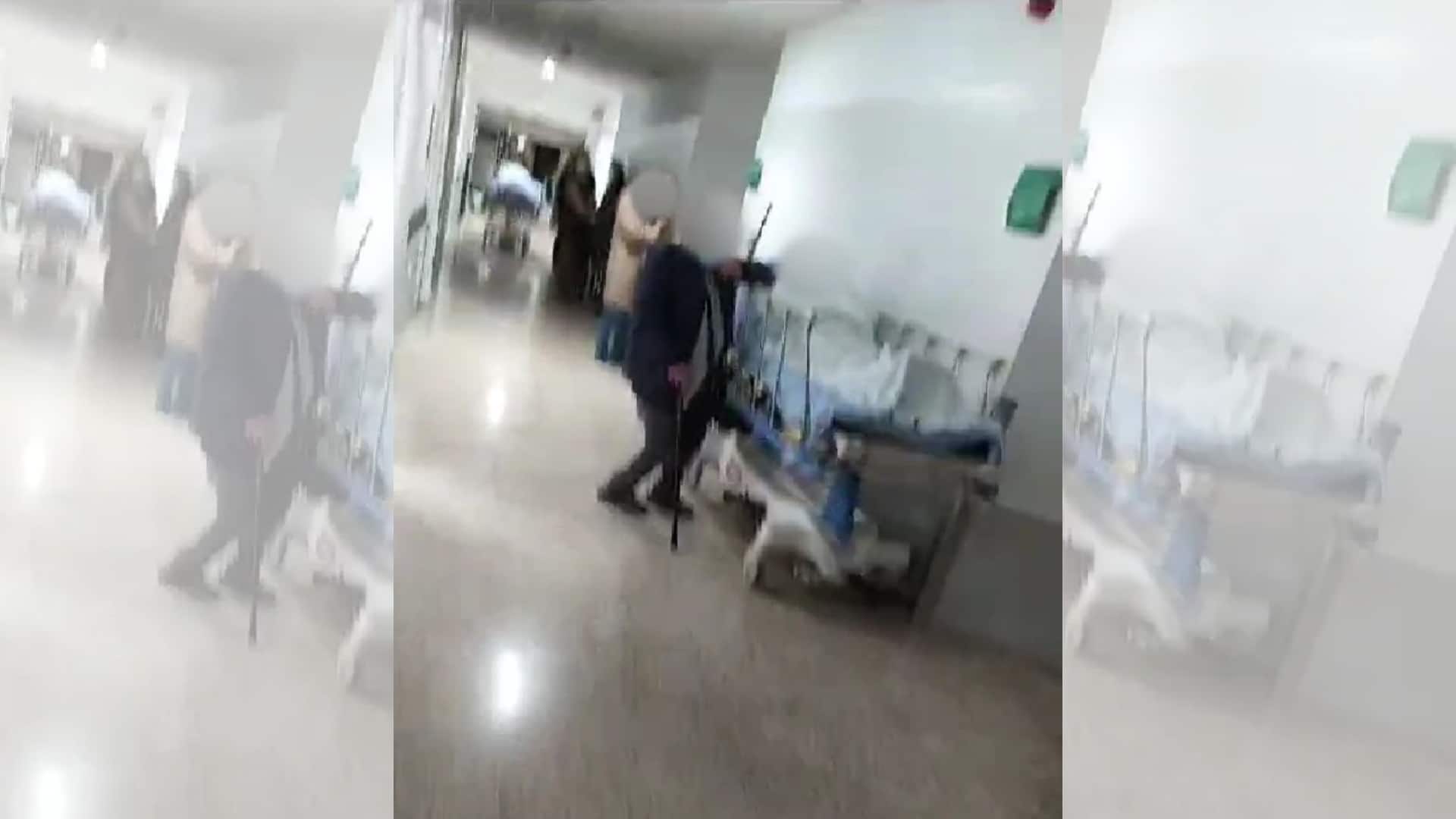Pacientes en camillas en los pasillos de urgencias del CHUS |   ASOCIACIÓN DE PACIENTES DEL CHUS