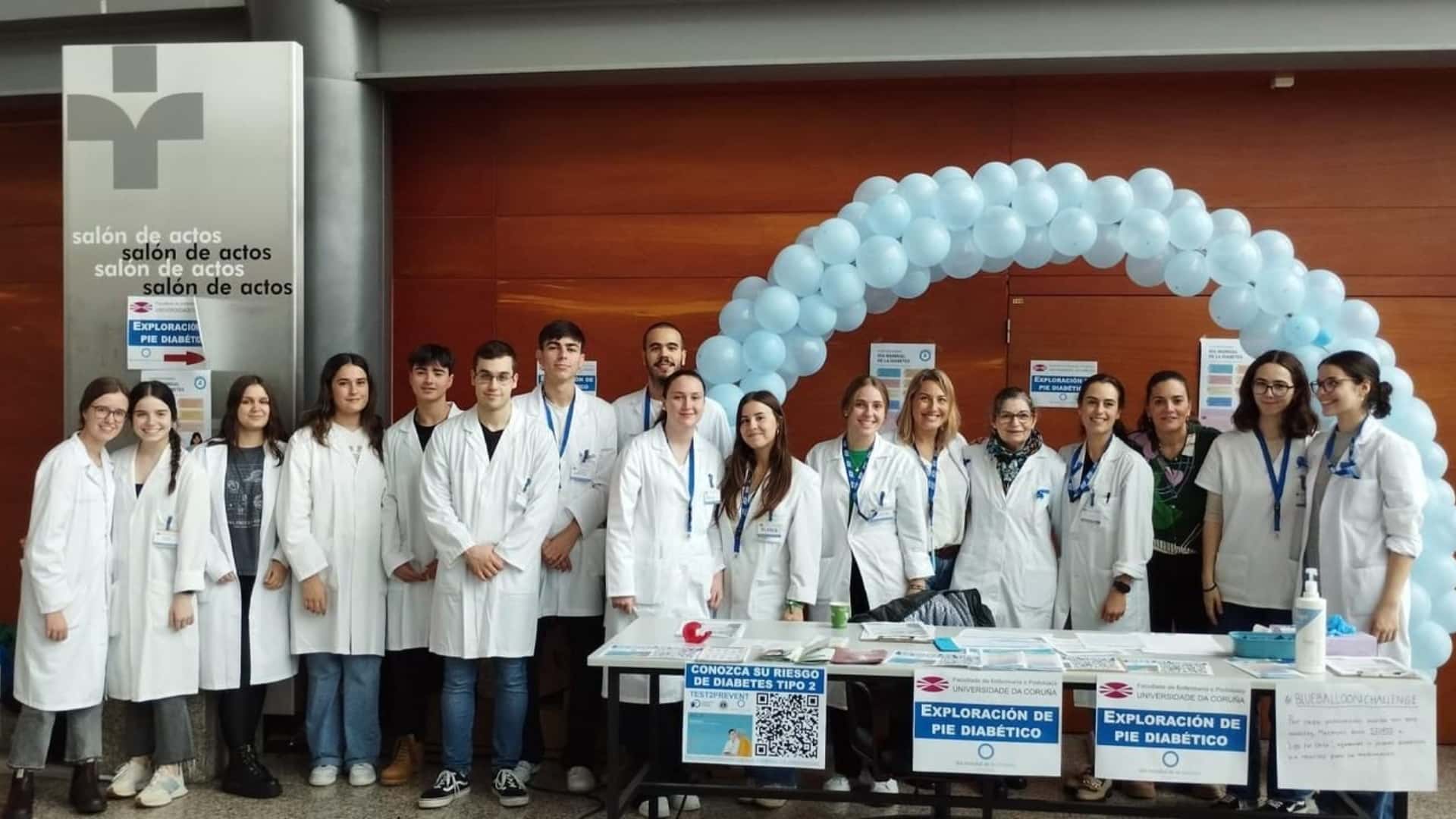 Alumnos y profesores de Enfermería y Podología hacen pruebas por el Día de la Diabetes | UDC