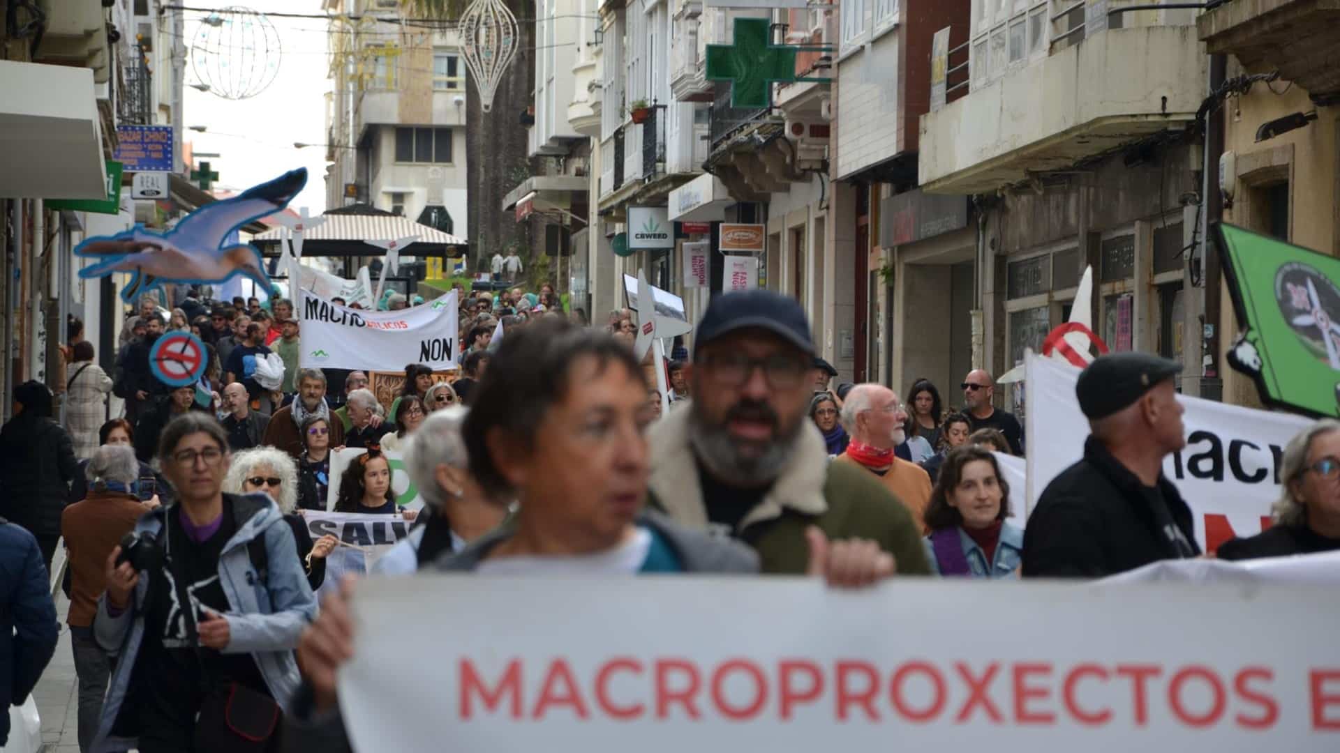 La marcha contra la "invasión eólica" en Ferrol | VENTO MAREIRO