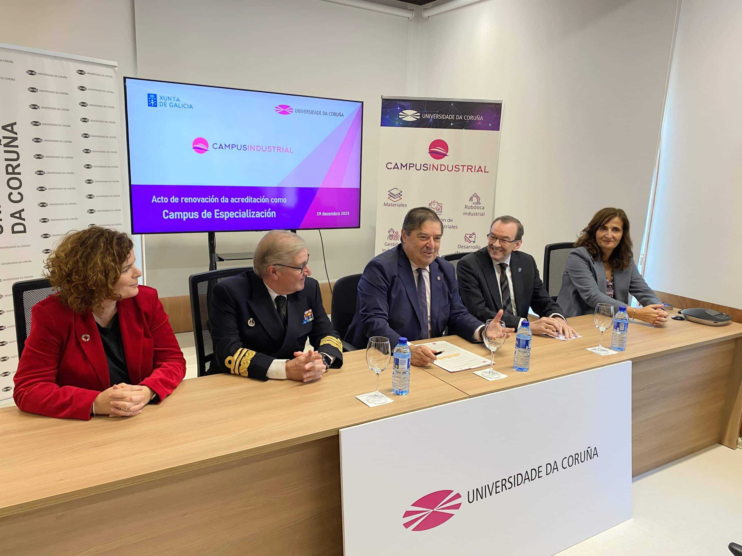 María Rivas, subdelegada del Gobierno en La Coruña; Ignacio Frutos, almirante Jefe del Arsenal de Ferrol; Julio Abalde, rector; José Alberto Díez de Castro, secretario General de Universidades; y María Jesús Movilla, vicerrectora del Campus de Ferrol.