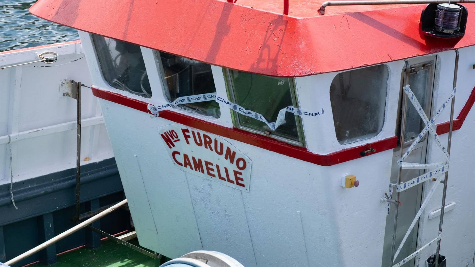 El "Nuevo Furuno", el barco donde se encontró un alijo de 1.400 kilos de cocaína en Camelle, en Camariñas | EP