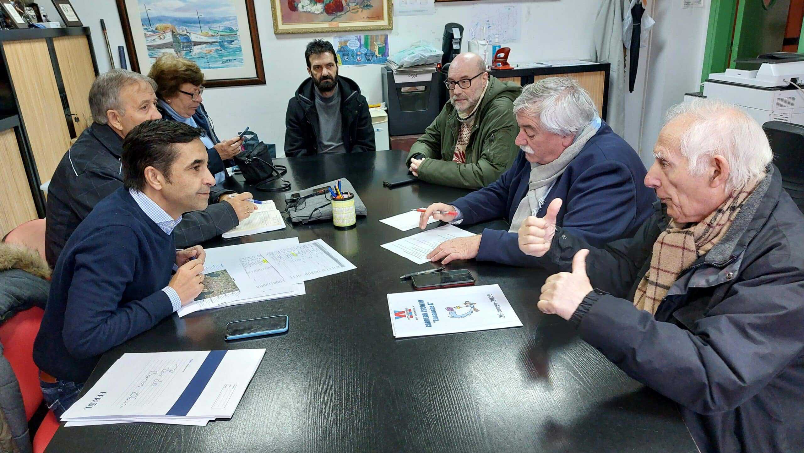 El alcalde de Ferrol se reunió con los vecinos del Ensanche para presentarles el proyecto