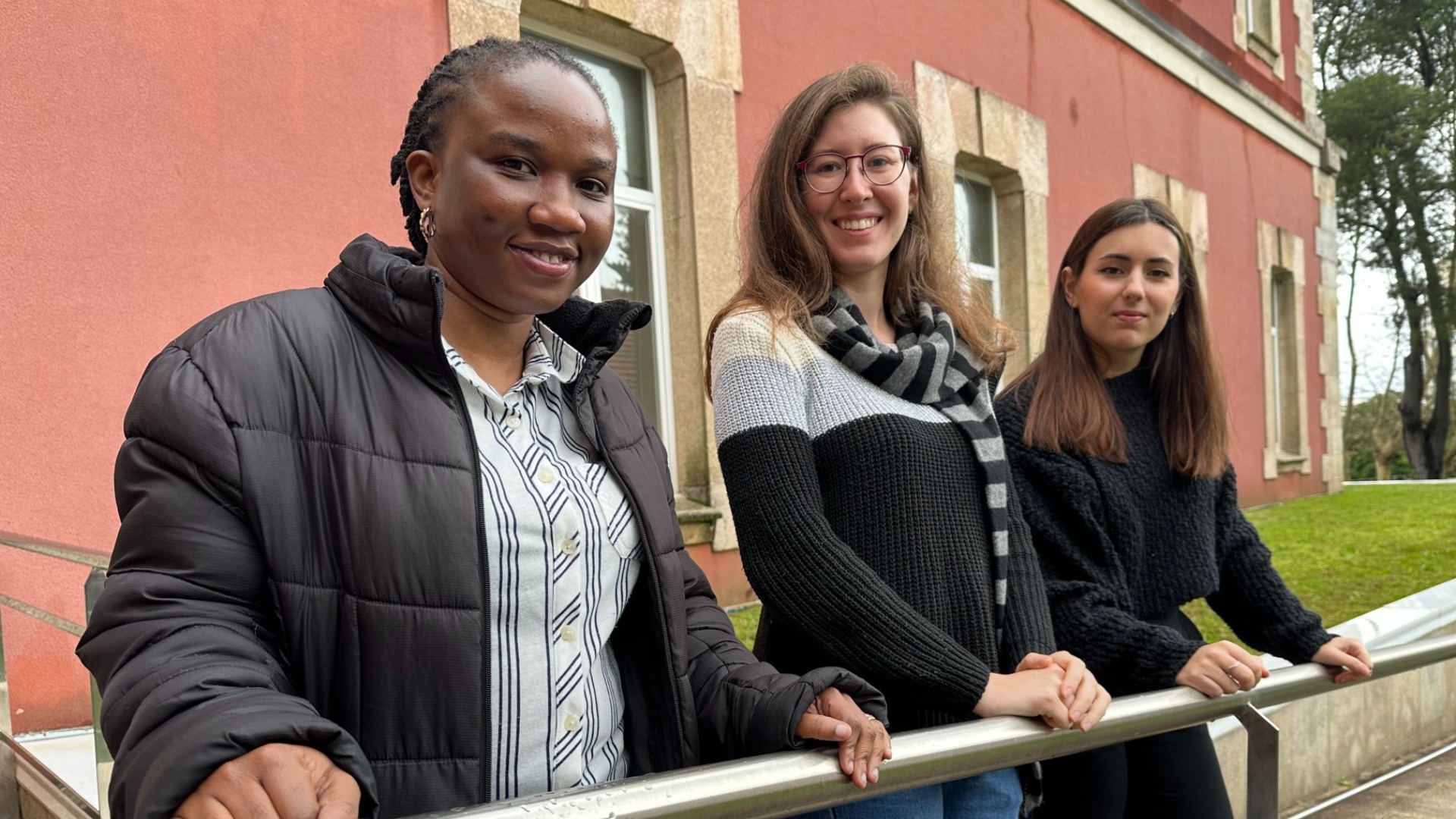 Las nuevas investigadoras predoctorales del Campus Industrial de Ferrol de la UDC: Harriet Kumi, Isabel Robalo Cabrera y Ánxela Pérez Costa | UDC