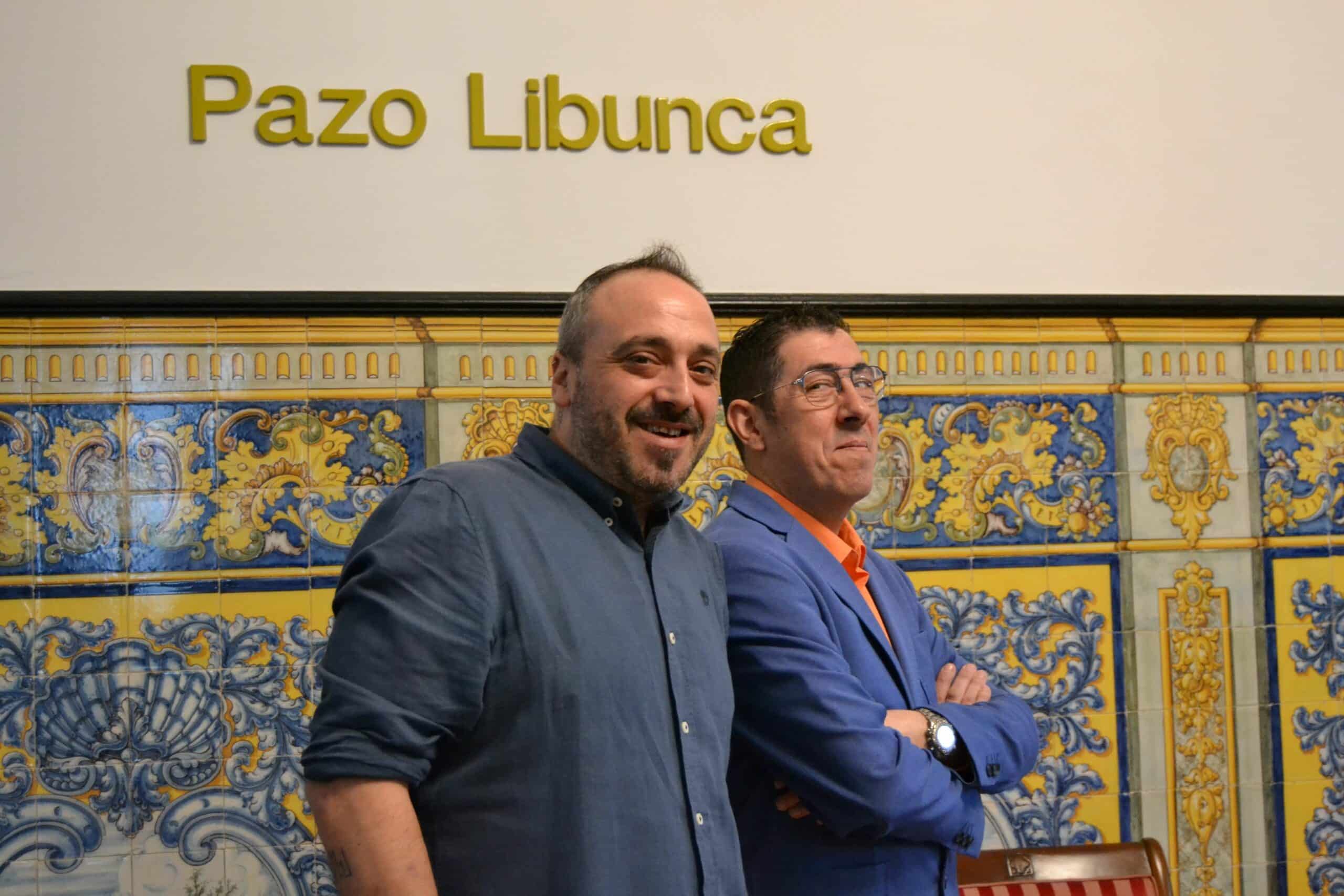 El jefe de cocina, Joni Barroso, y el maitre, Luis Palomo, del Restaurante Pazo Libunca de Narón | ENFOQUES