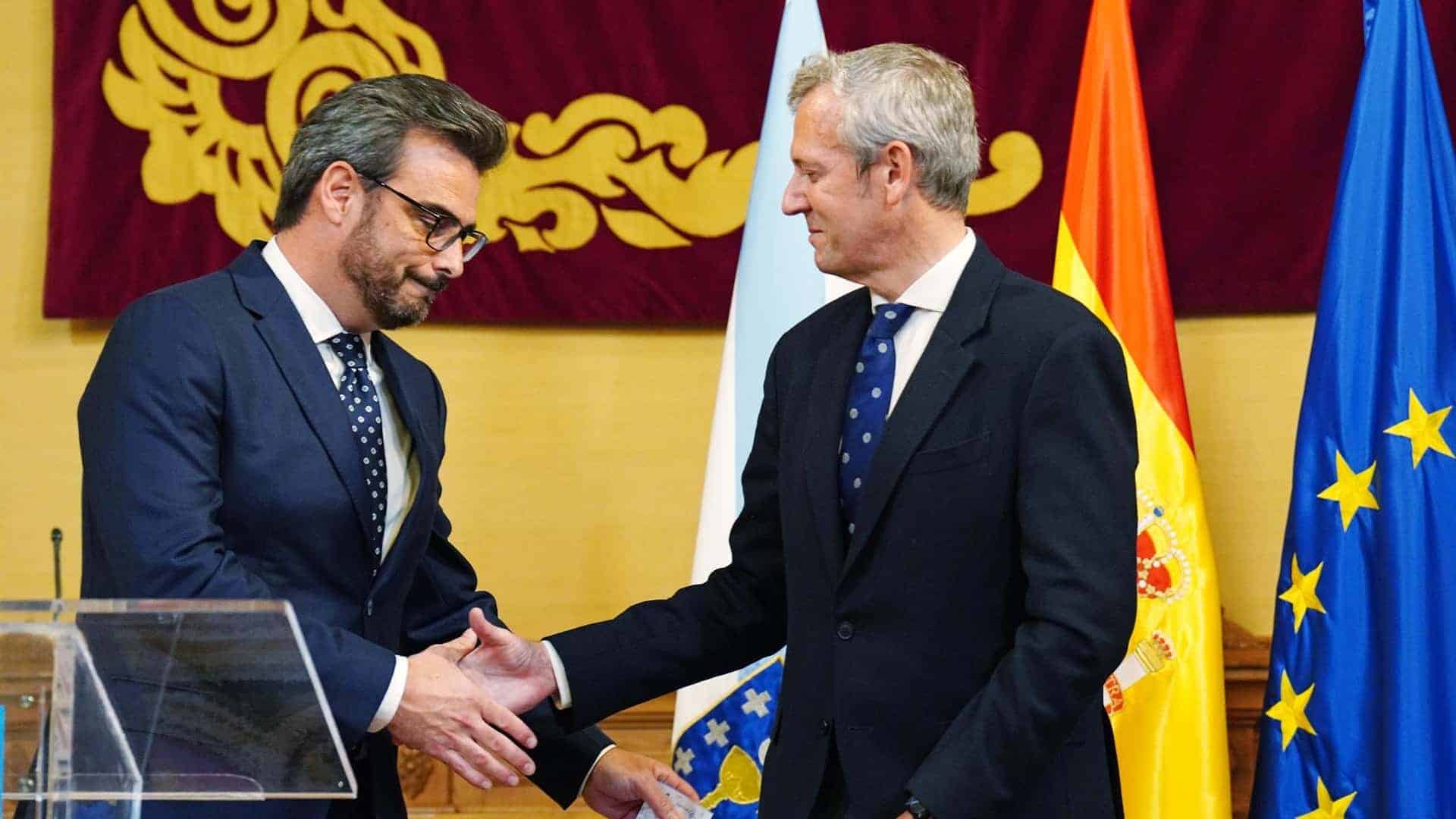 El presidente de la Xunta, Alfonso Rueda, con su hasta ahora vicepresidente primero, Diego Calvo | EP