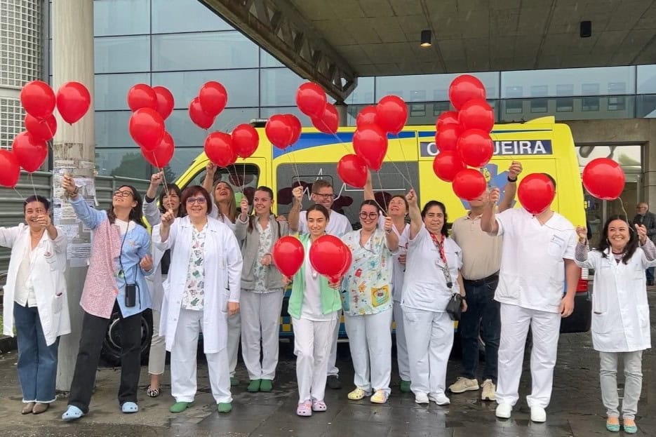 Suelta de globos en el Hospital Arquitecto Marcide de Ferrol | CHUF