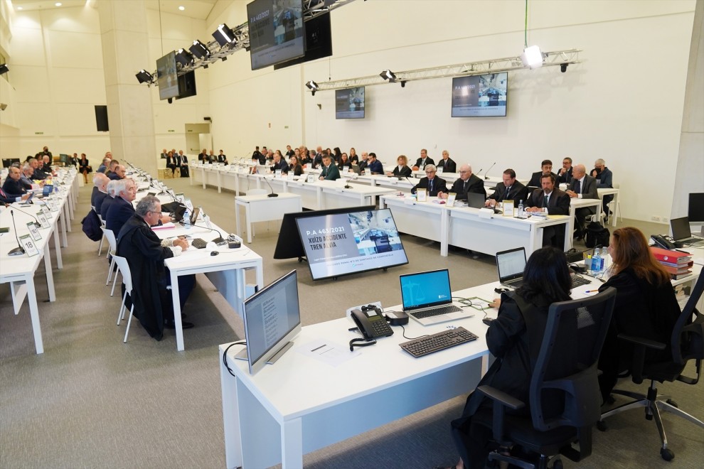 Vista general de la primera jornada del juicio por el accidente del Alvia en 2022 | EP