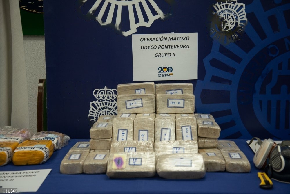 La droga incautada por la Policía Nacional en la operación ‘Matoxo’, en la comisaría de Pontevedra, el 5 de abril de 2023, en Pontevedra