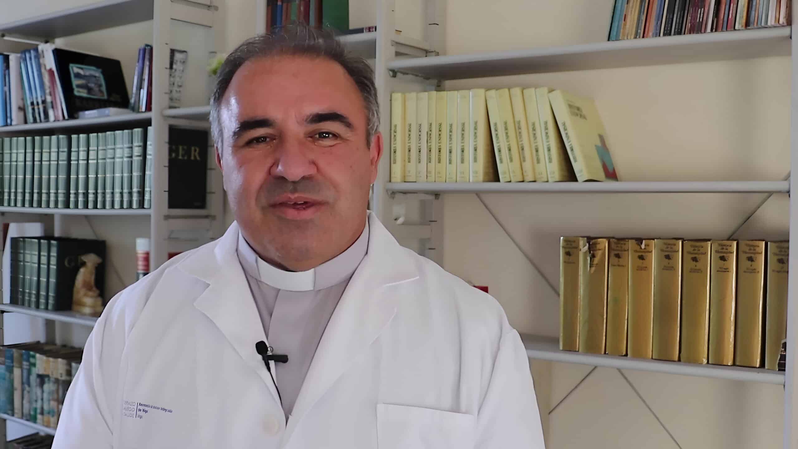 Benito Rodríguez, cura de San Miguel de Oia, como párroco del Hospital Álvaro Cunqueiro | REGNUM CHRISTI